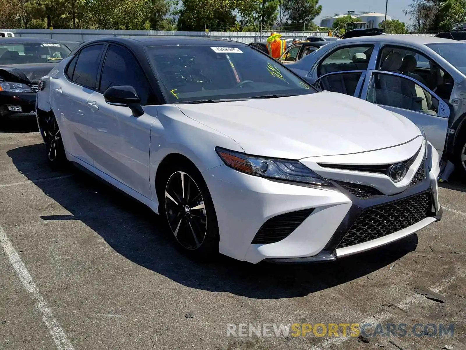 1 Photograph of a damaged car 4T1B61HK1KU272177 TOYOTA CAMRY 2019