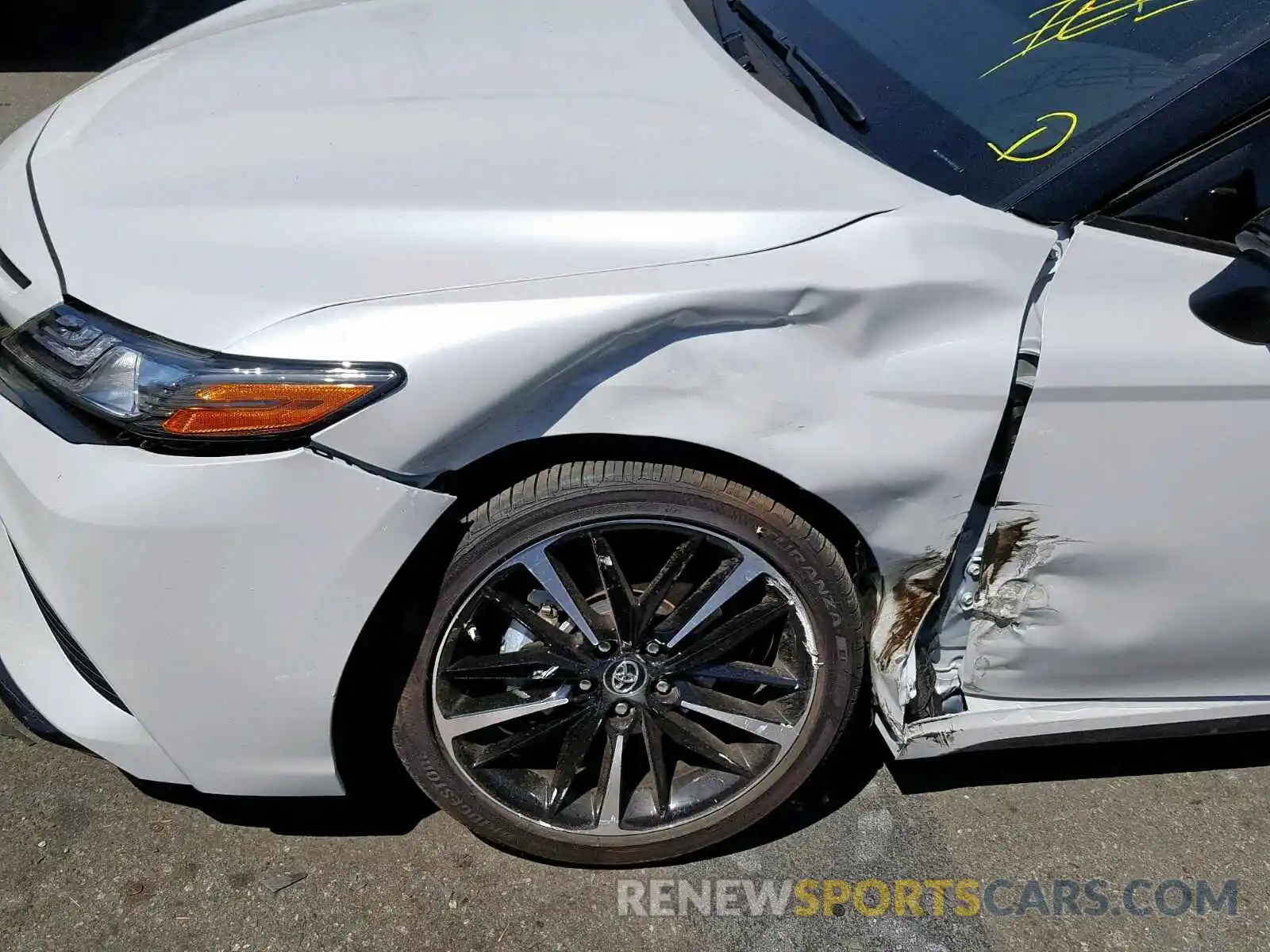 9 Photograph of a damaged car 4T1B61HK1KU272177 TOYOTA CAMRY 2019