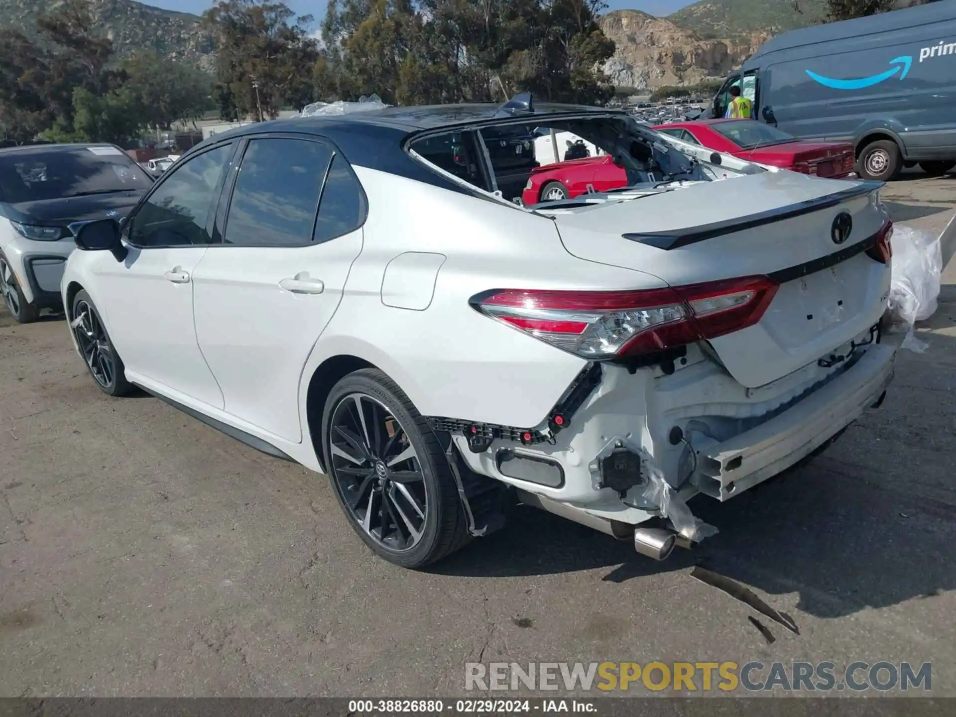 3 Photograph of a damaged car 4T1B61HK1KU272602 TOYOTA CAMRY 2019