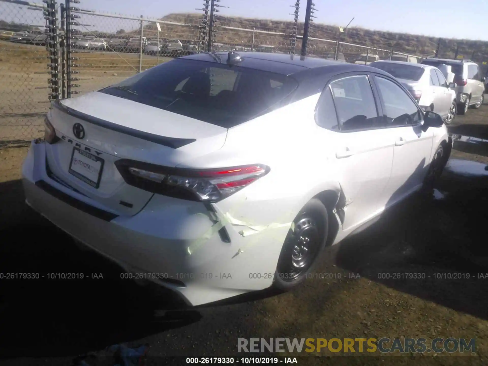 4 Photograph of a damaged car 4T1B61HK1KU274043 TOYOTA CAMRY 2019