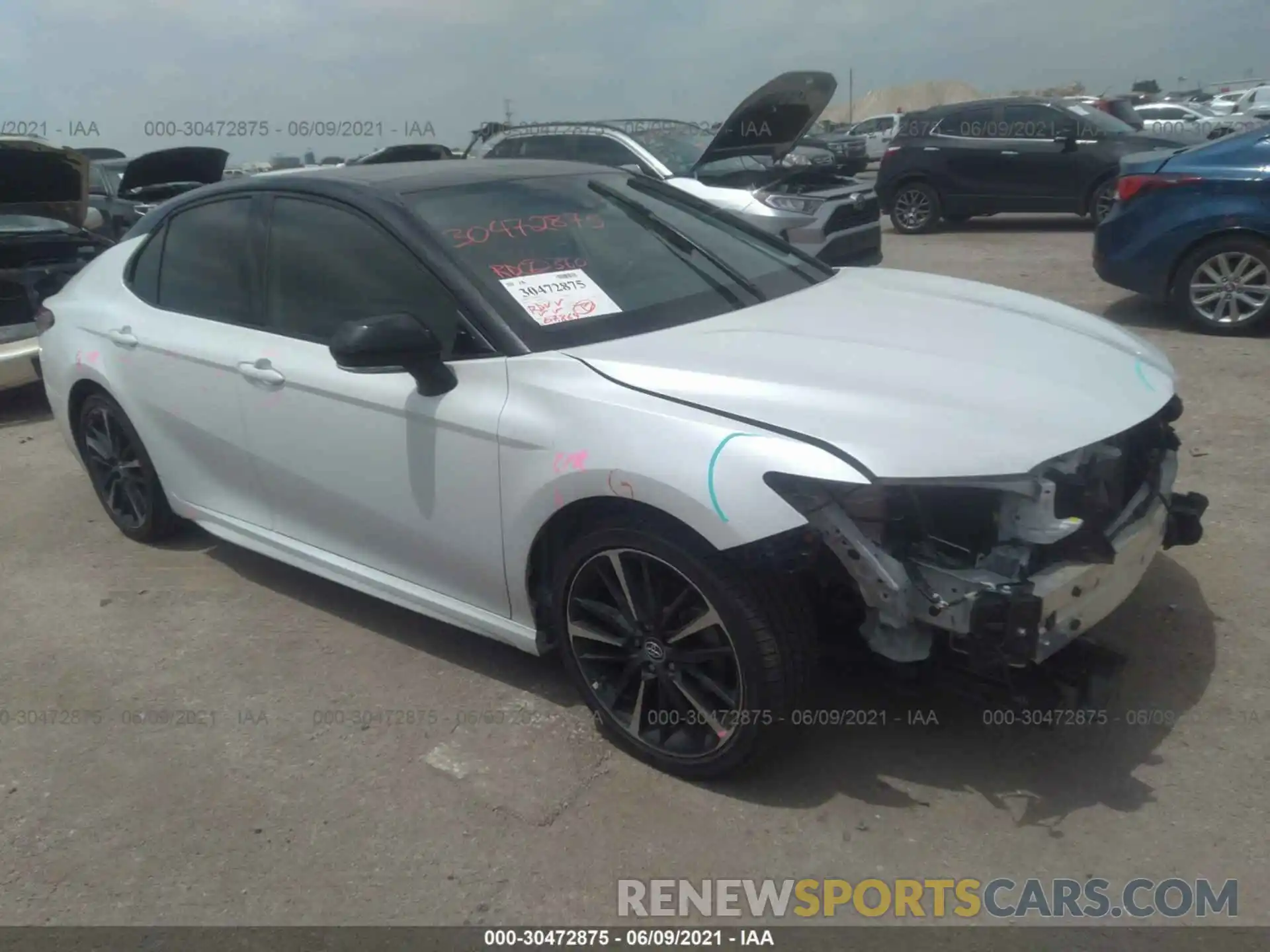 1 Photograph of a damaged car 4T1B61HK1KU279968 TOYOTA CAMRY 2019