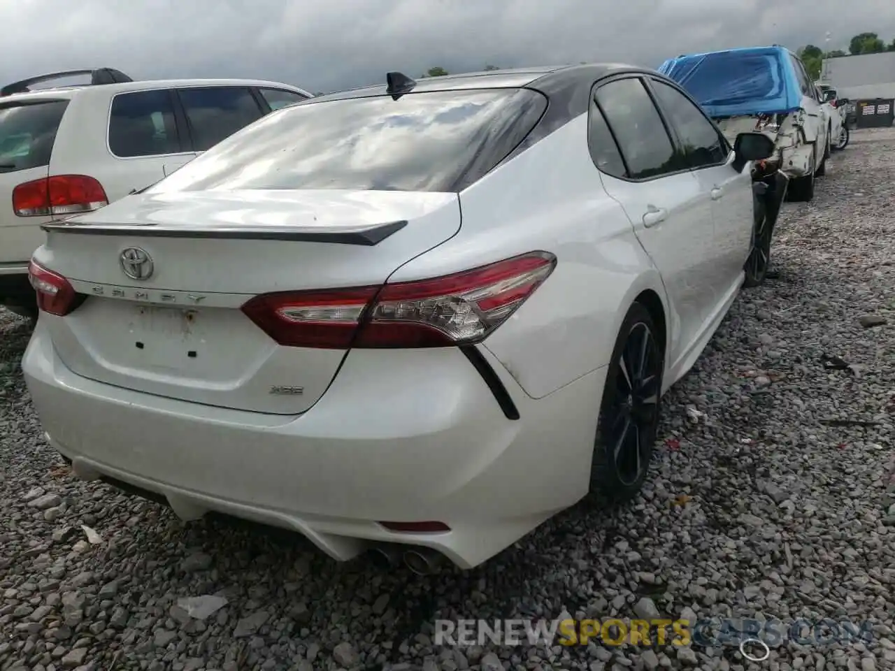 4 Photograph of a damaged car 4T1B61HK1KU281638 TOYOTA CAMRY 2019