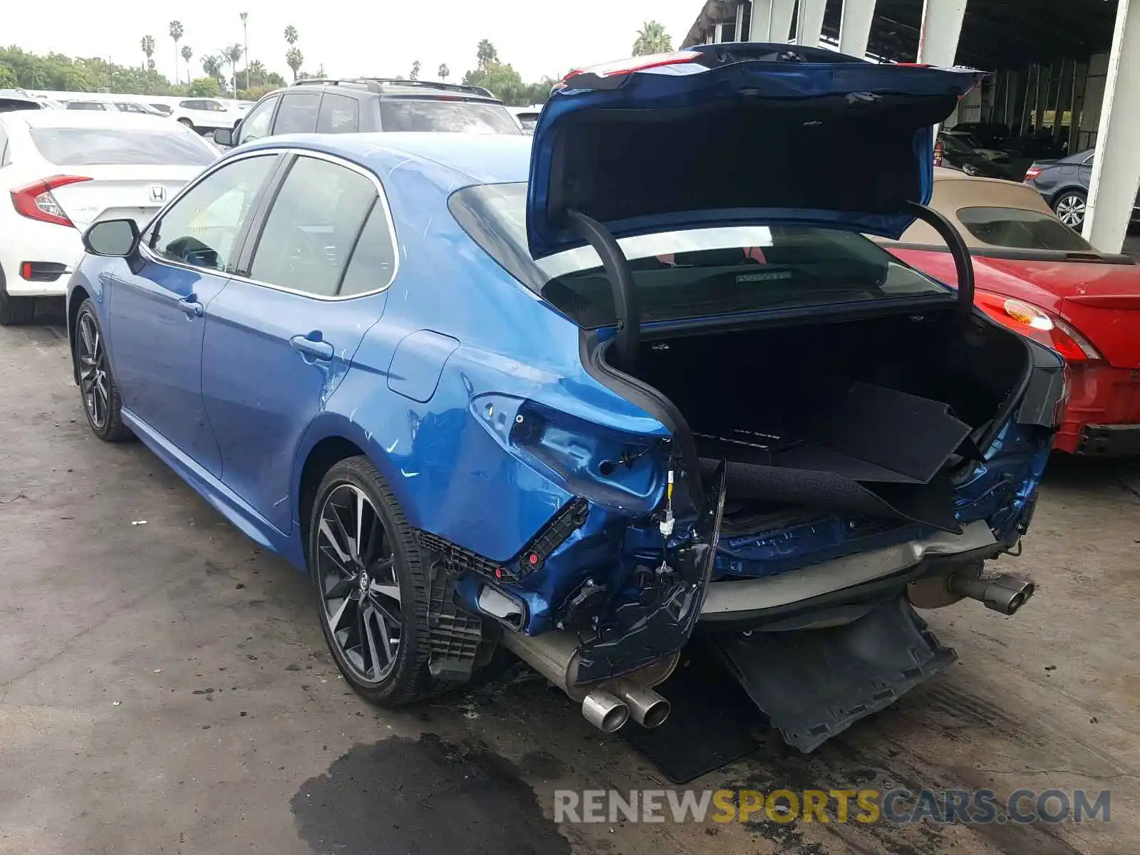 3 Photograph of a damaged car 4T1B61HK1KU287164 TOYOTA CAMRY 2019