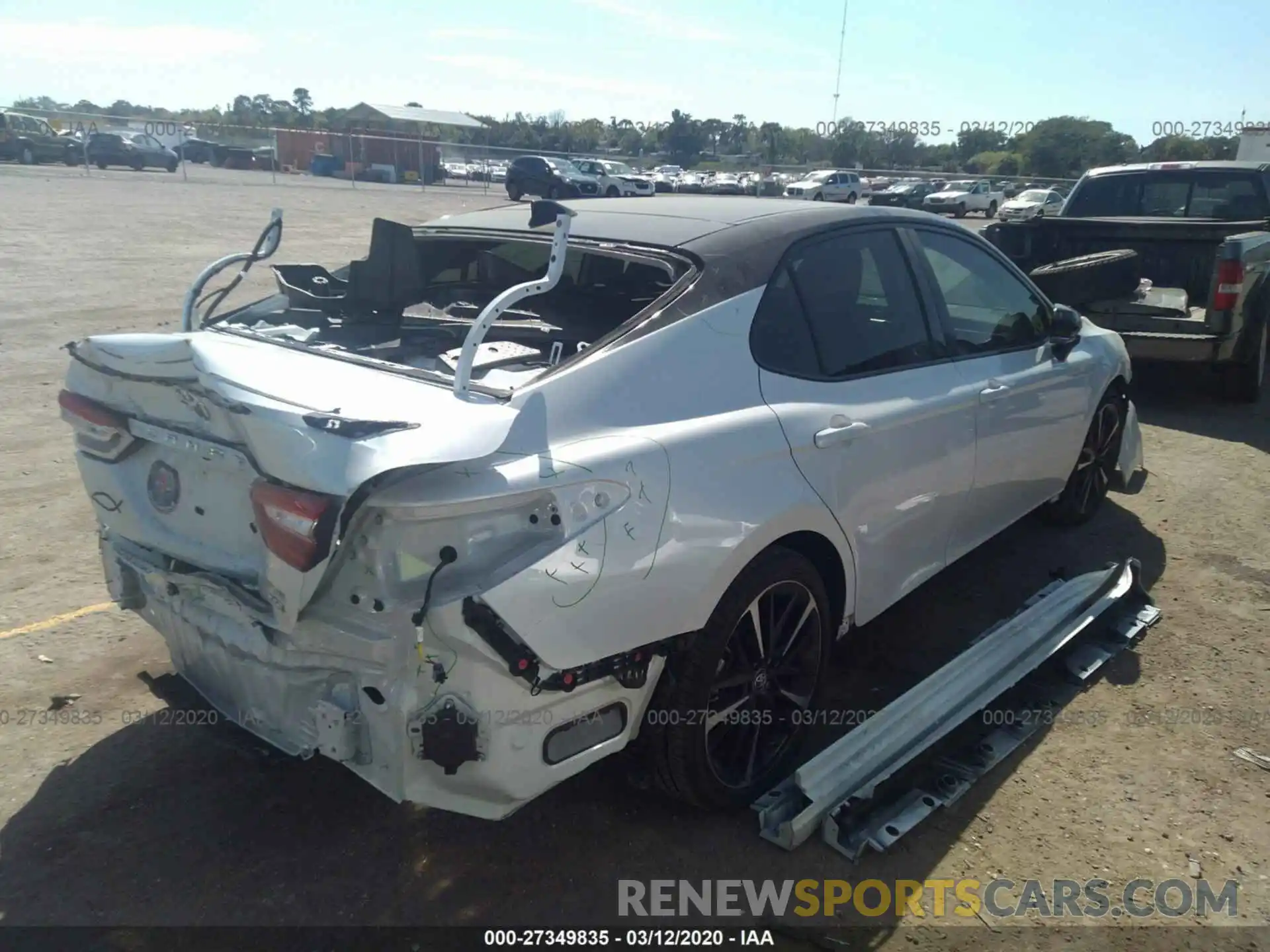 4 Photograph of a damaged car 4T1B61HK1KU287357 TOYOTA CAMRY 2019