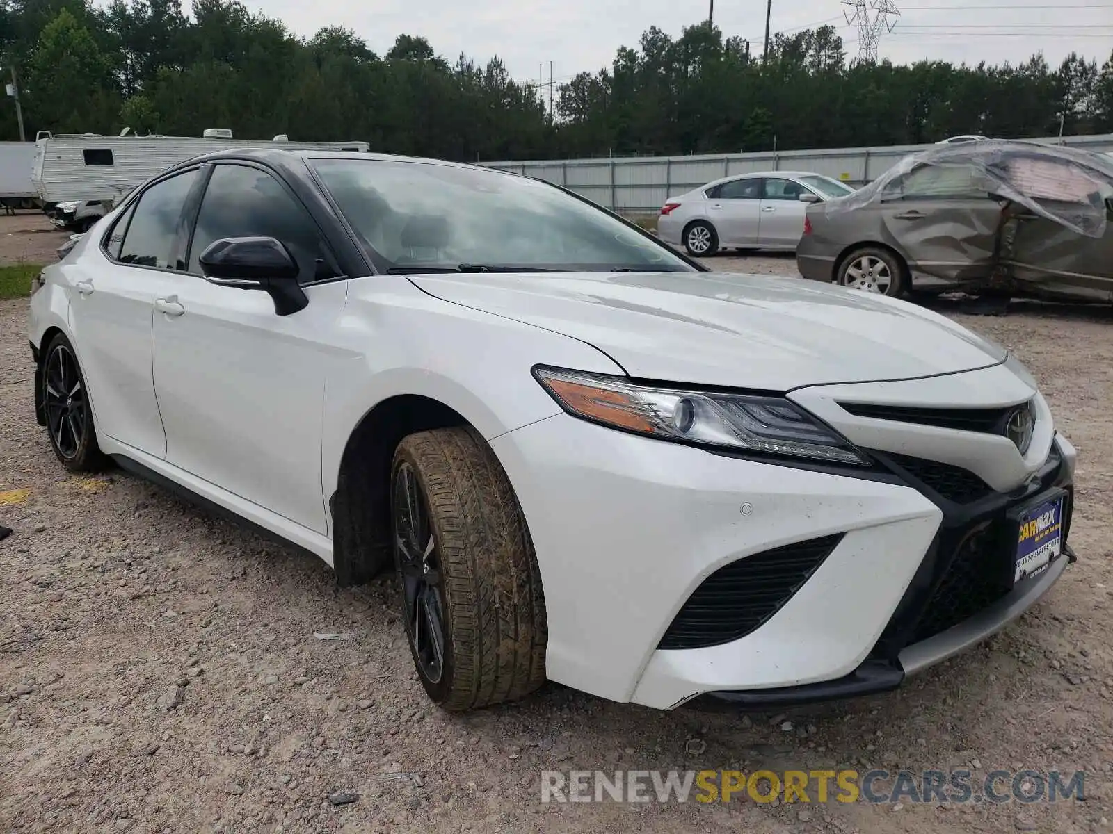 1 Photograph of a damaged car 4T1B61HK1KU290579 TOYOTA CAMRY 2019