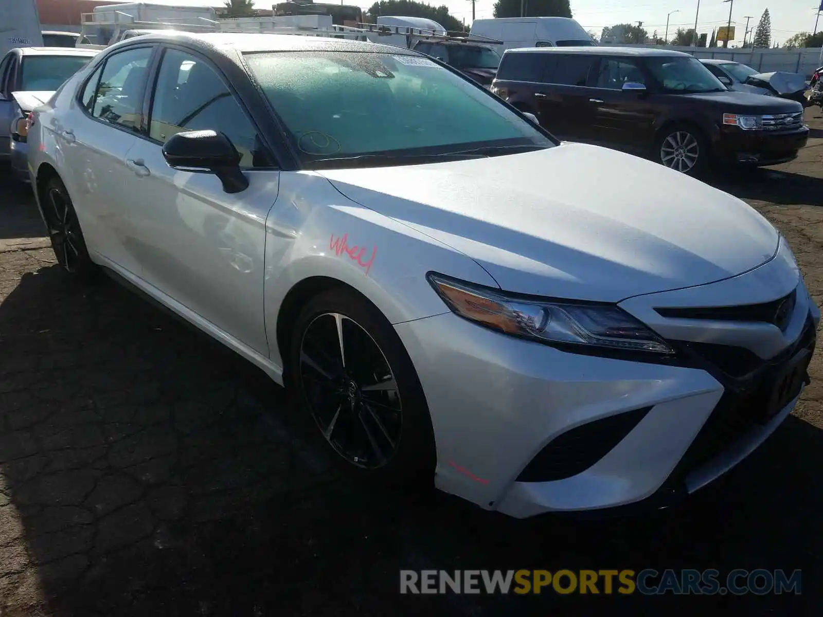 1 Photograph of a damaged car 4T1B61HK1KU292106 TOYOTA CAMRY 2019