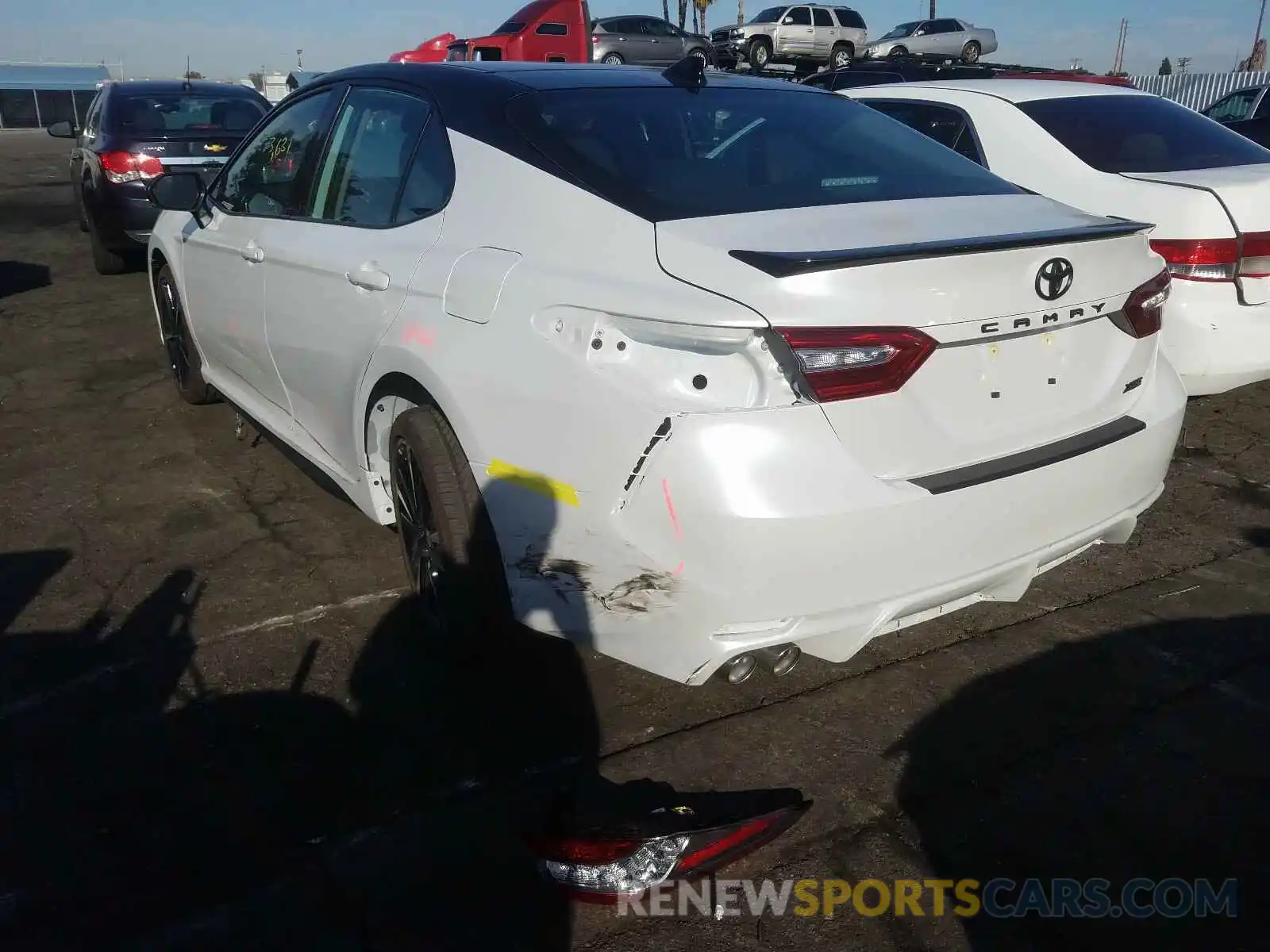 3 Photograph of a damaged car 4T1B61HK1KU292106 TOYOTA CAMRY 2019