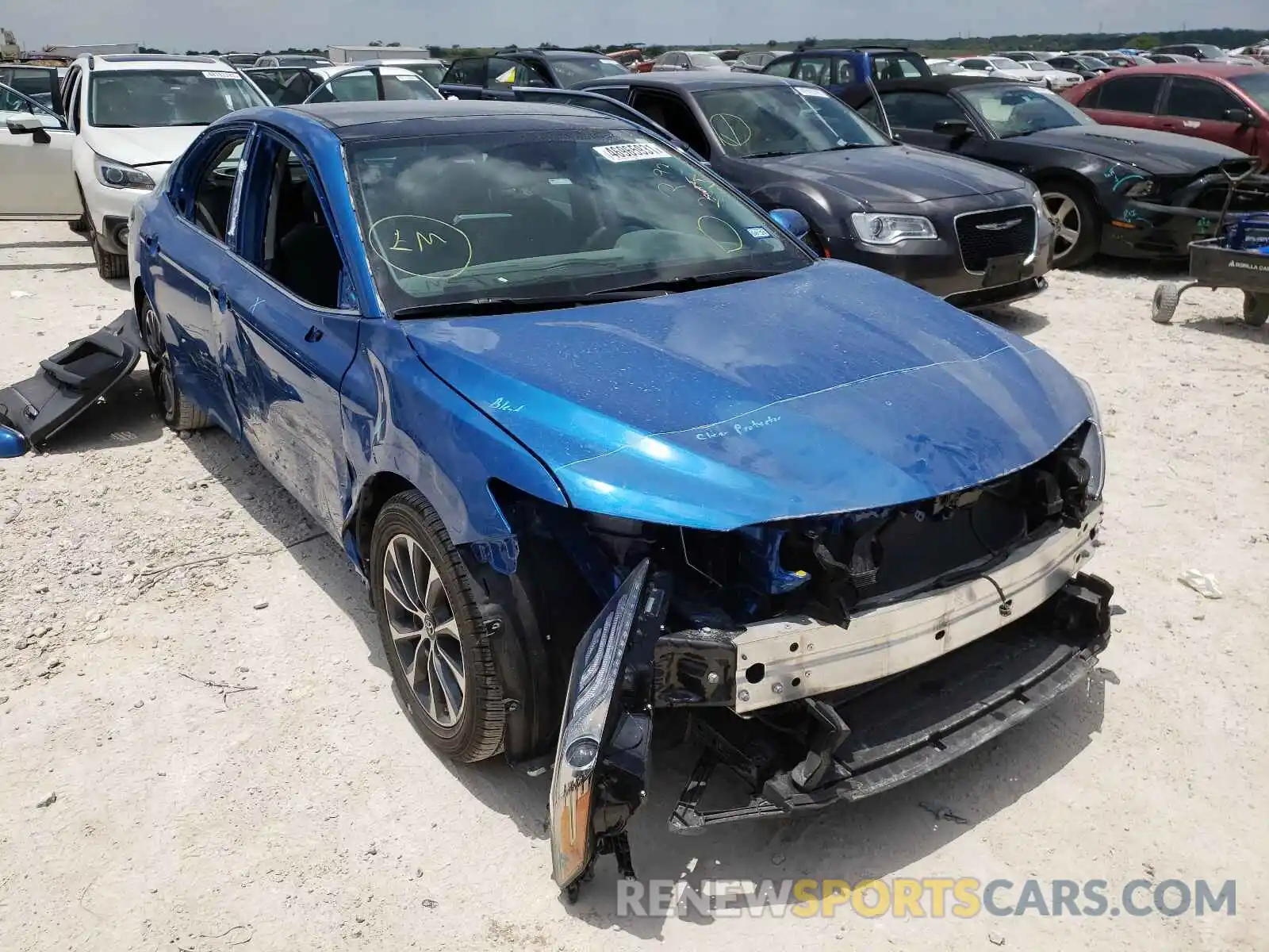 1 Photograph of a damaged car 4T1B61HK1KU293255 TOYOTA CAMRY 2019