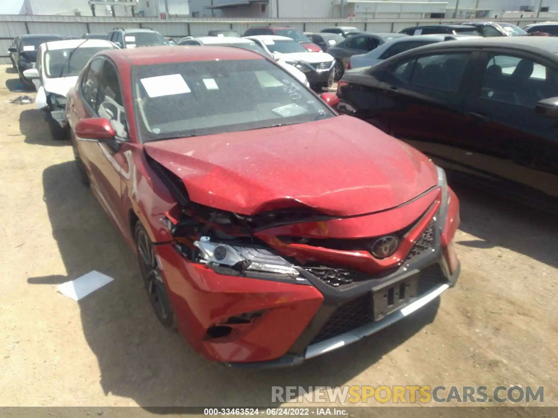 1 Photograph of a damaged car 4T1B61HK1KU294406 TOYOTA CAMRY 2019