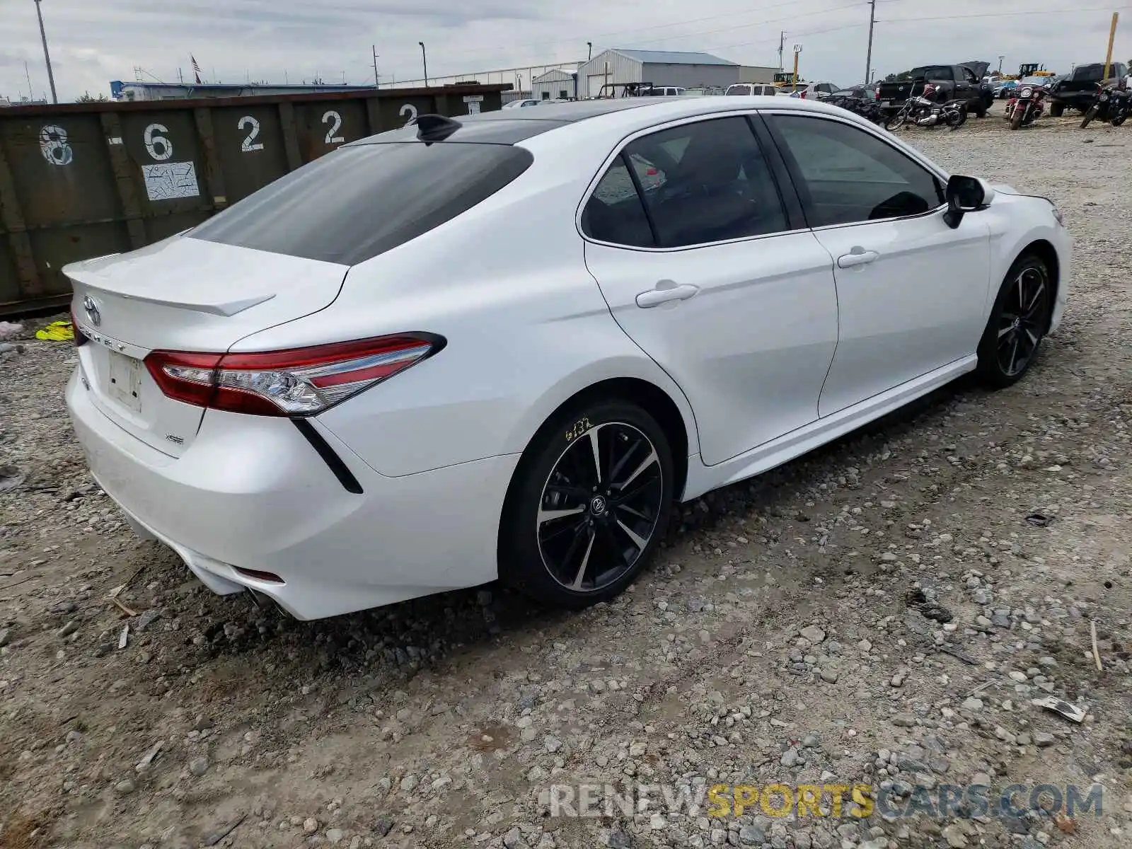 4 Photograph of a damaged car 4T1B61HK1KU679190 TOYOTA CAMRY 2019