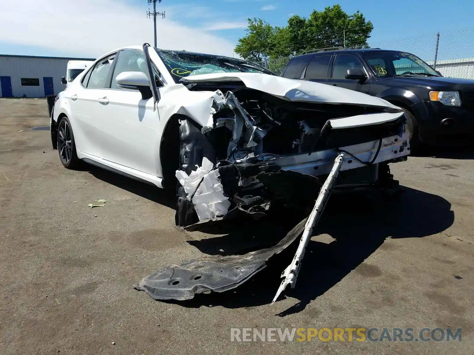 1 Photograph of a damaged car 4T1B61HK1KU683692 TOYOTA CAMRY 2019