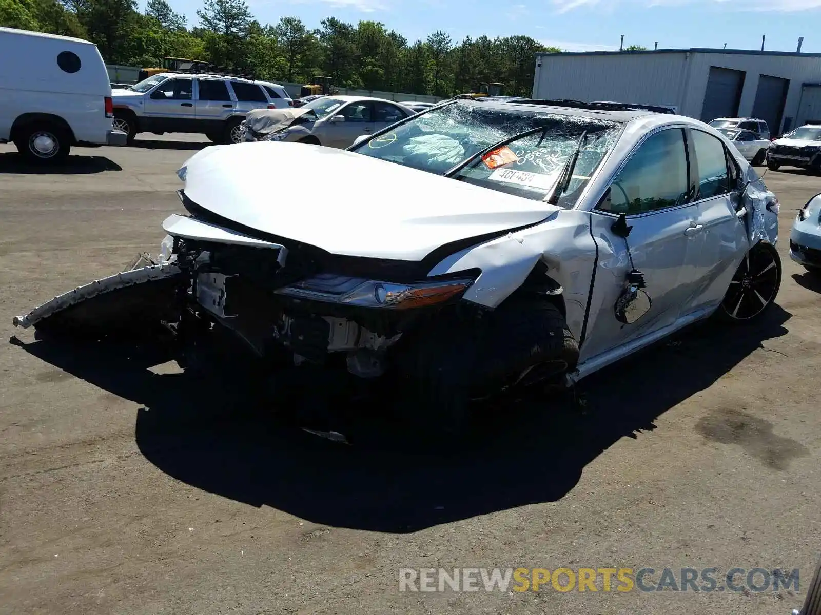 2 Photograph of a damaged car 4T1B61HK1KU683692 TOYOTA CAMRY 2019