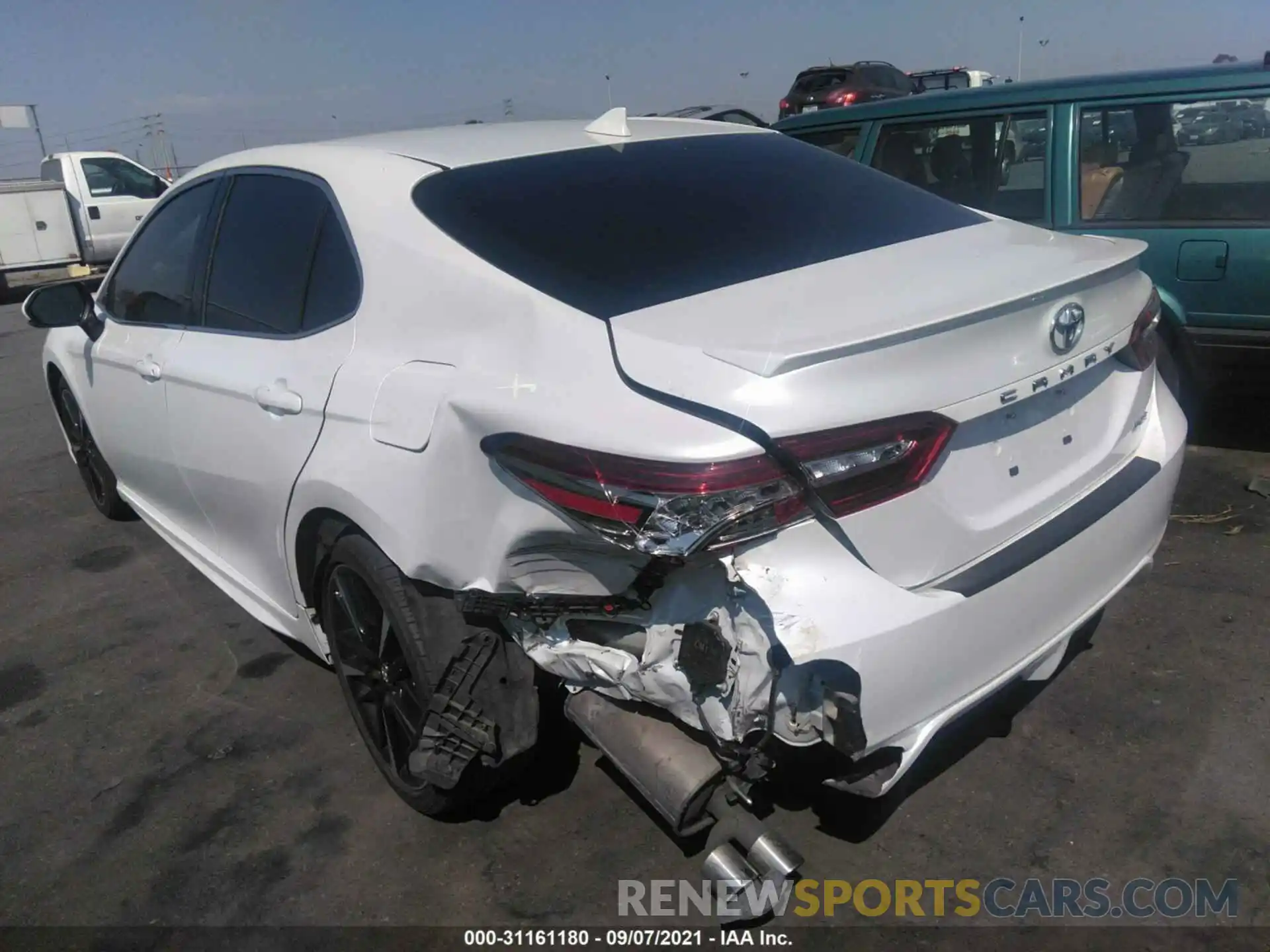 3 Photograph of a damaged car 4T1B61HK1KU689783 TOYOTA CAMRY 2019