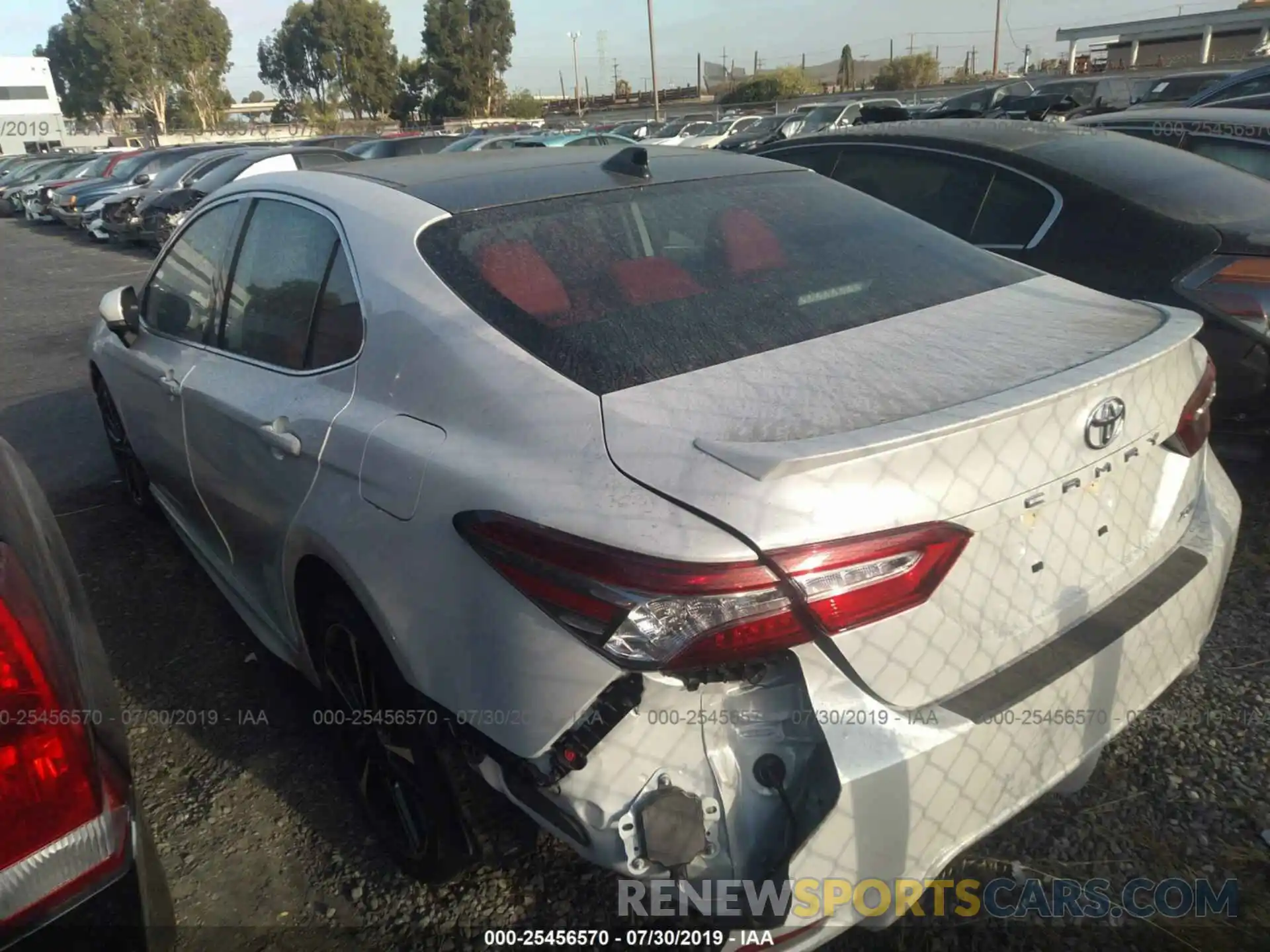 3 Photograph of a damaged car 4T1B61HK1KU691453 TOYOTA CAMRY 2019