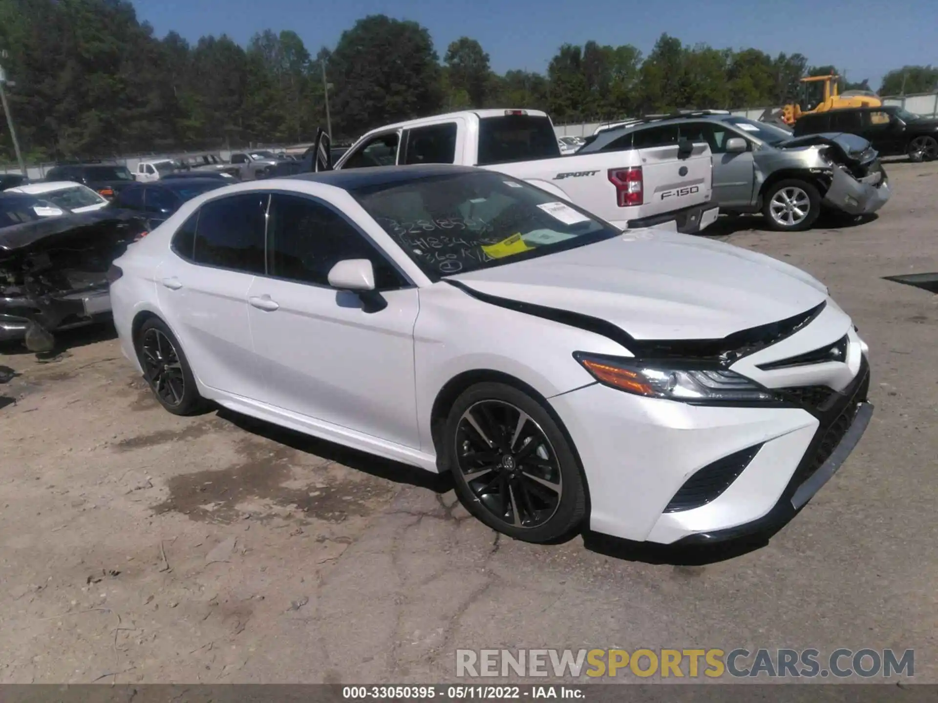 1 Photograph of a damaged car 4T1B61HK1KU697124 TOYOTA CAMRY 2019