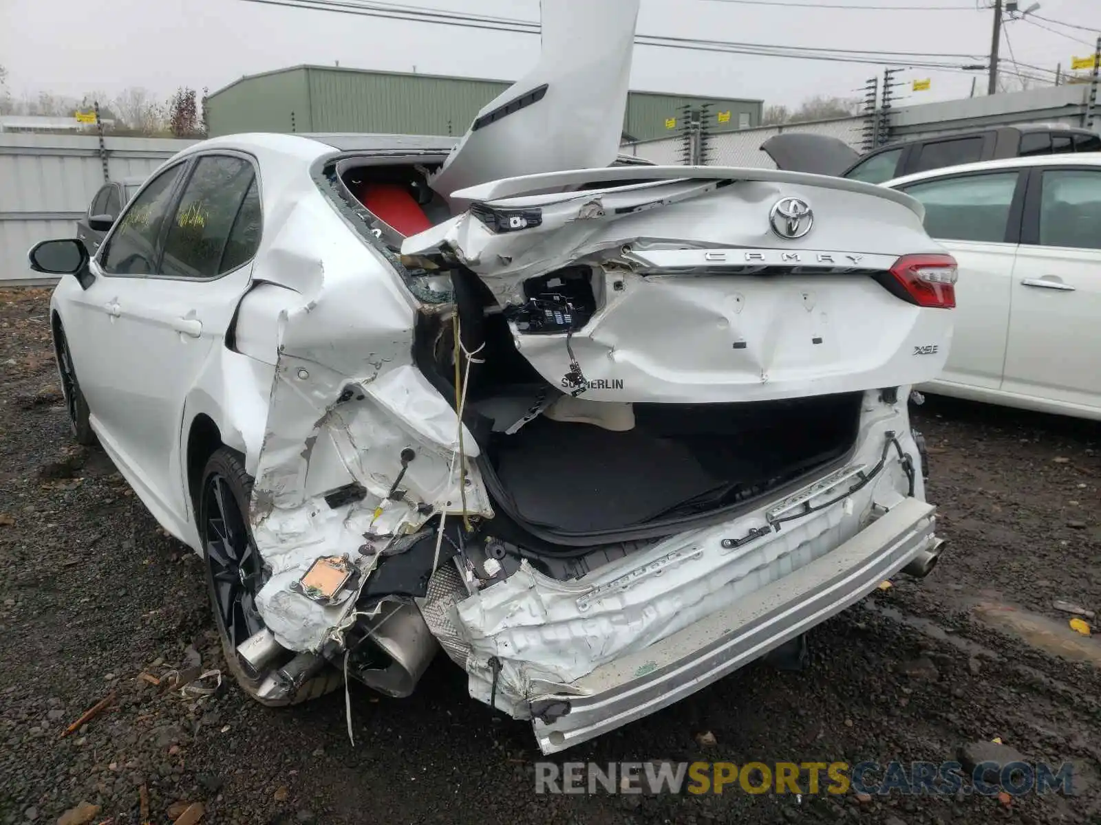 9 Photograph of a damaged car 4T1B61HK1KU697933 TOYOTA CAMRY 2019