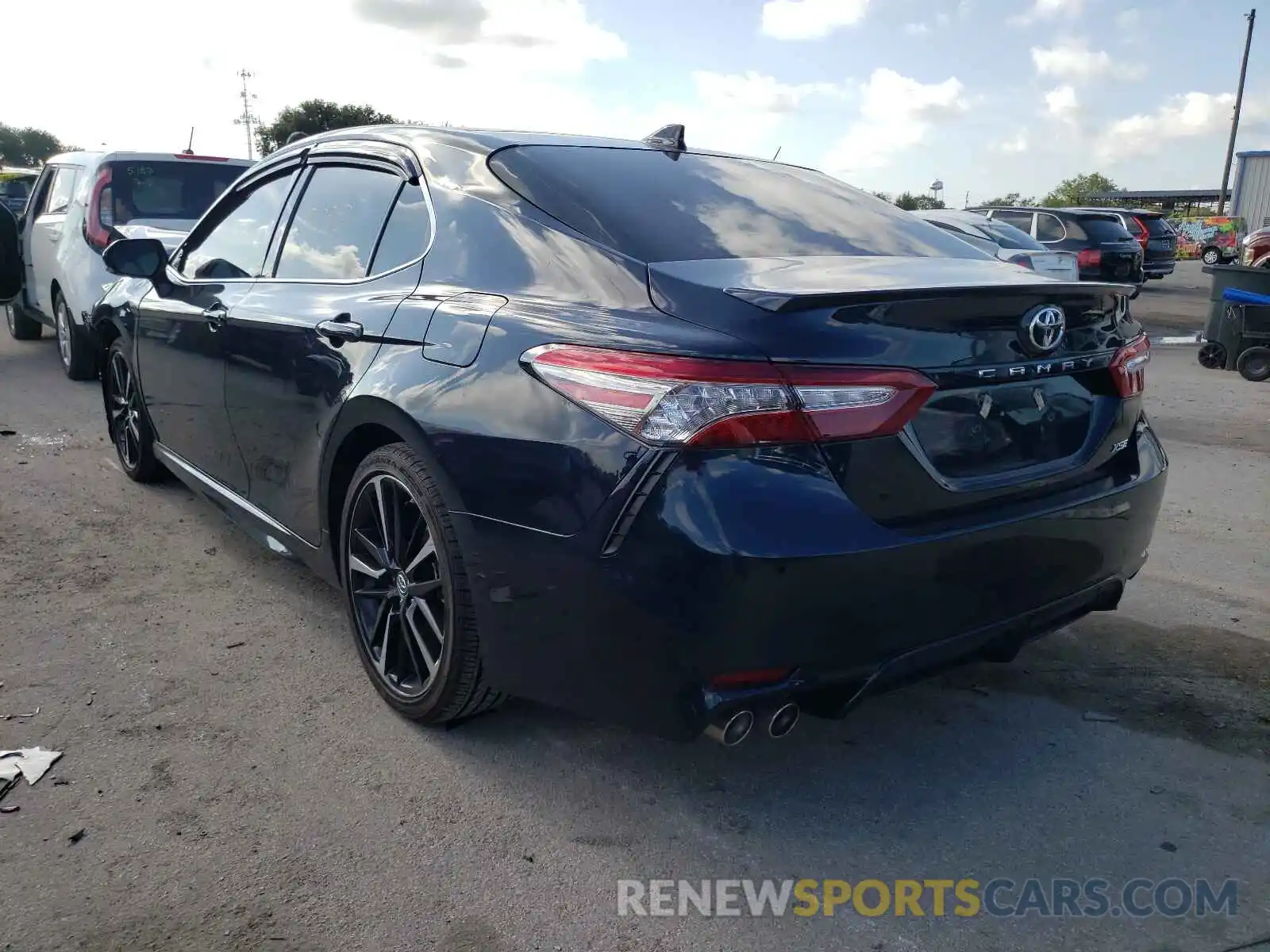 3 Photograph of a damaged car 4T1B61HK1KU700944 TOYOTA CAMRY 2019