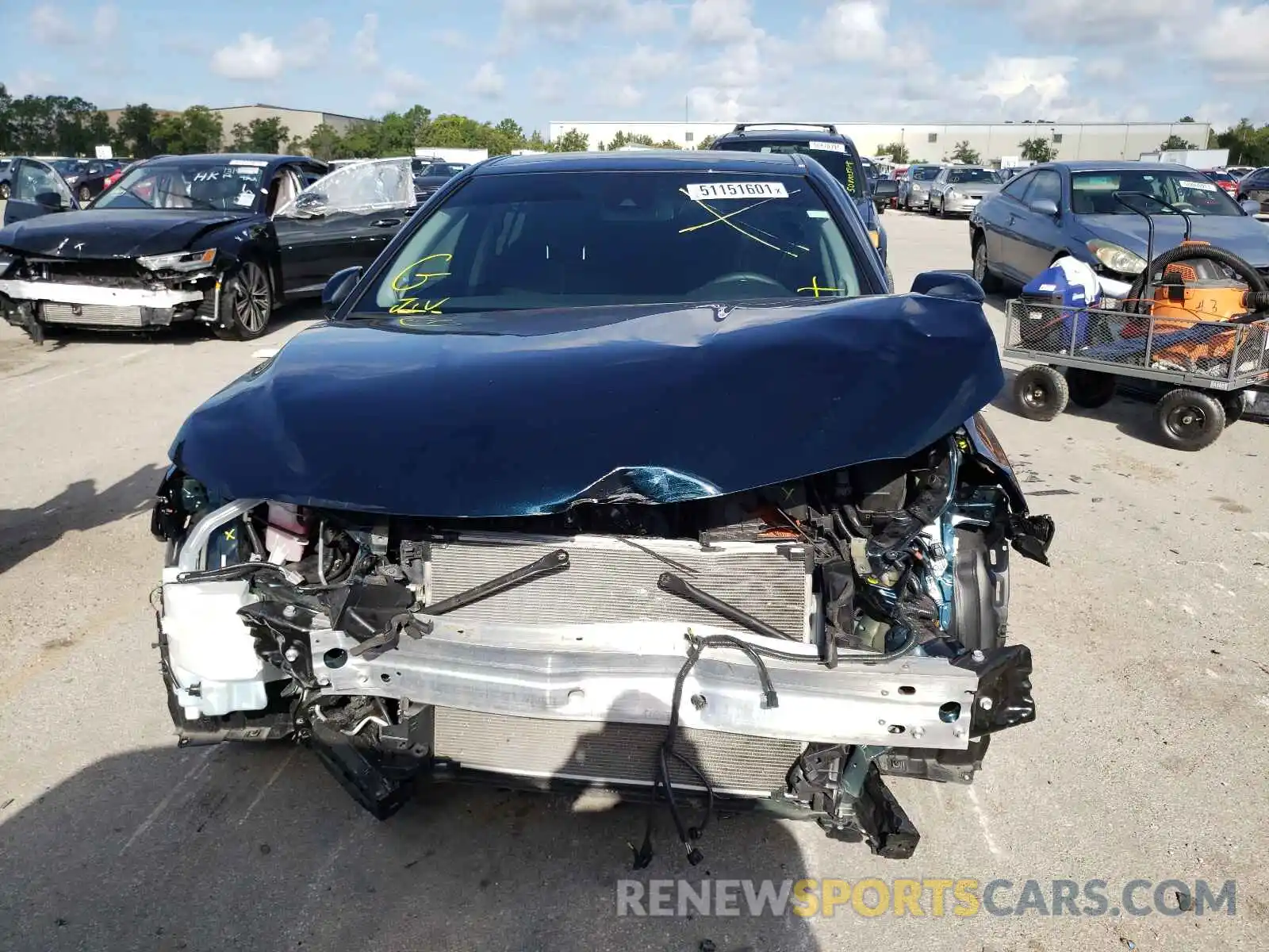 9 Photograph of a damaged car 4T1B61HK1KU700944 TOYOTA CAMRY 2019