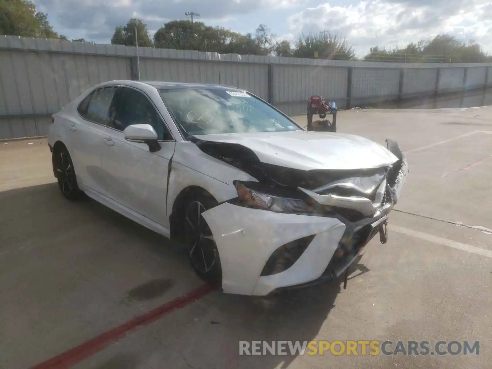 1 Photograph of a damaged car 4T1B61HK1KU701415 TOYOTA CAMRY 2019