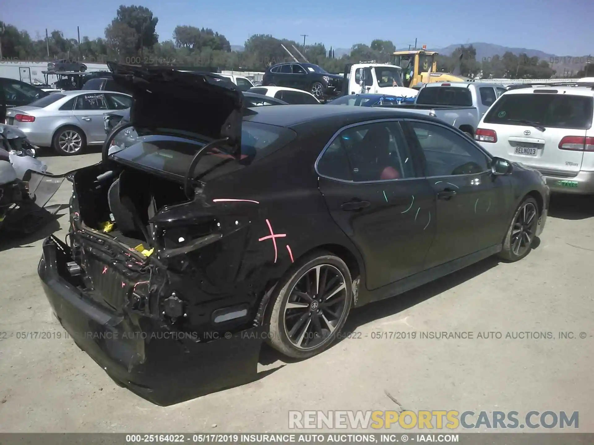 4 Photograph of a damaged car 4T1B61HK1KU701544 TOYOTA CAMRY 2019