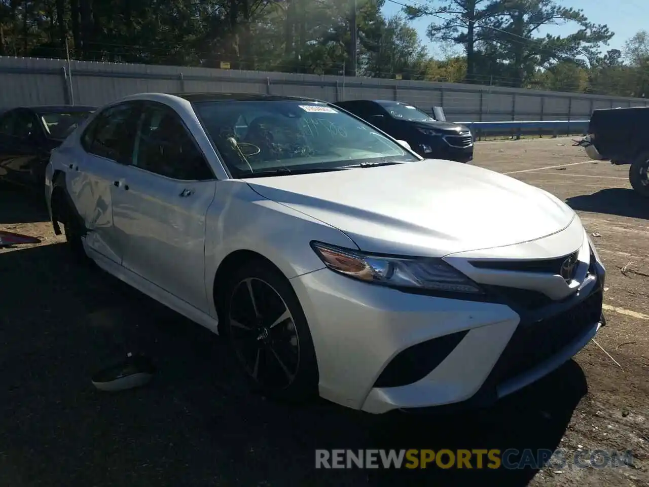 1 Photograph of a damaged car 4T1B61HK1KU704363 TOYOTA CAMRY 2019