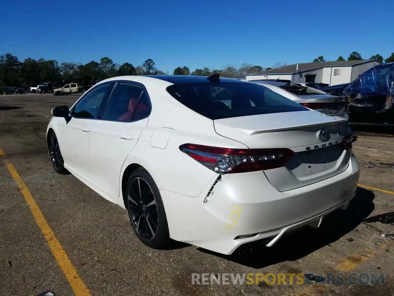 3 Photograph of a damaged car 4T1B61HK1KU704363 TOYOTA CAMRY 2019