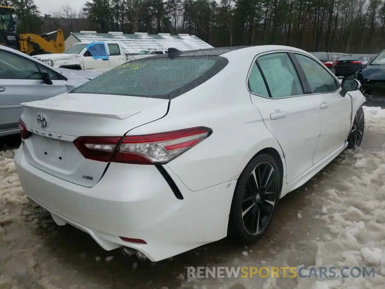 4 Photograph of a damaged car 4T1B61HK1KU708753 TOYOTA CAMRY 2019