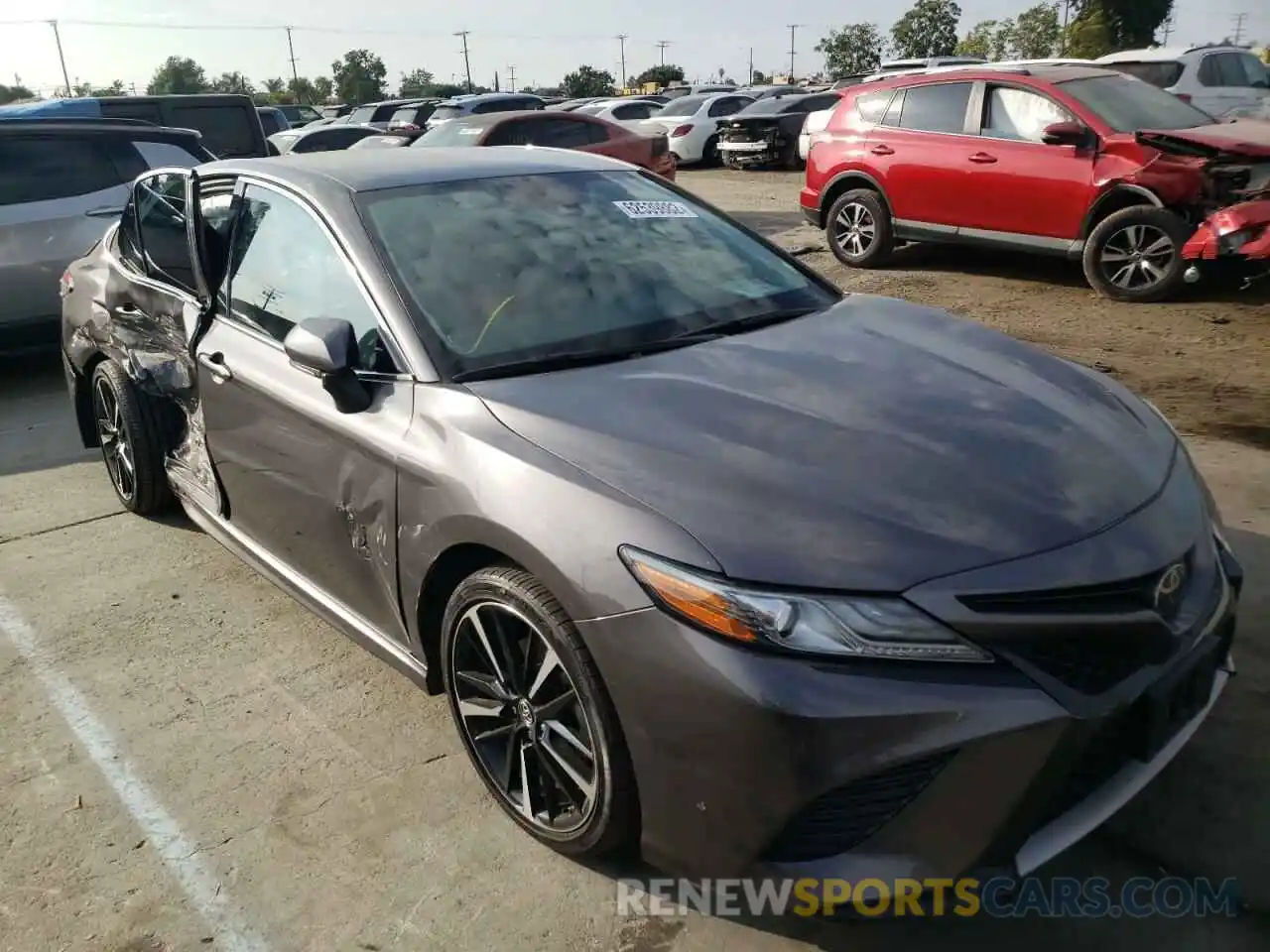 1 Photograph of a damaged car 4T1B61HK1KU712267 TOYOTA CAMRY 2019