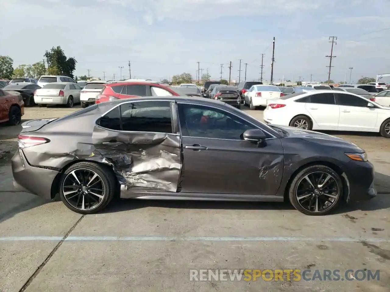 9 Photograph of a damaged car 4T1B61HK1KU712267 TOYOTA CAMRY 2019