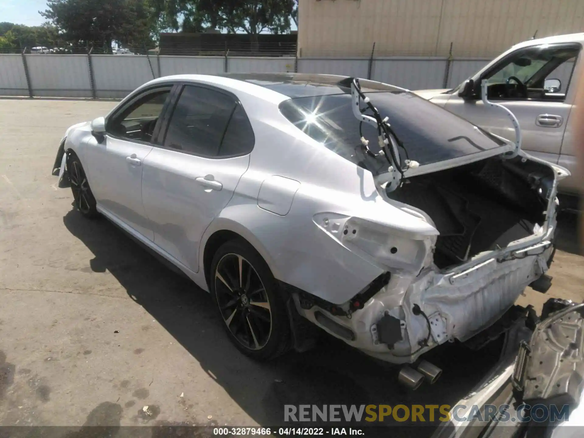 3 Photograph of a damaged car 4T1B61HK1KU719378 TOYOTA CAMRY 2019