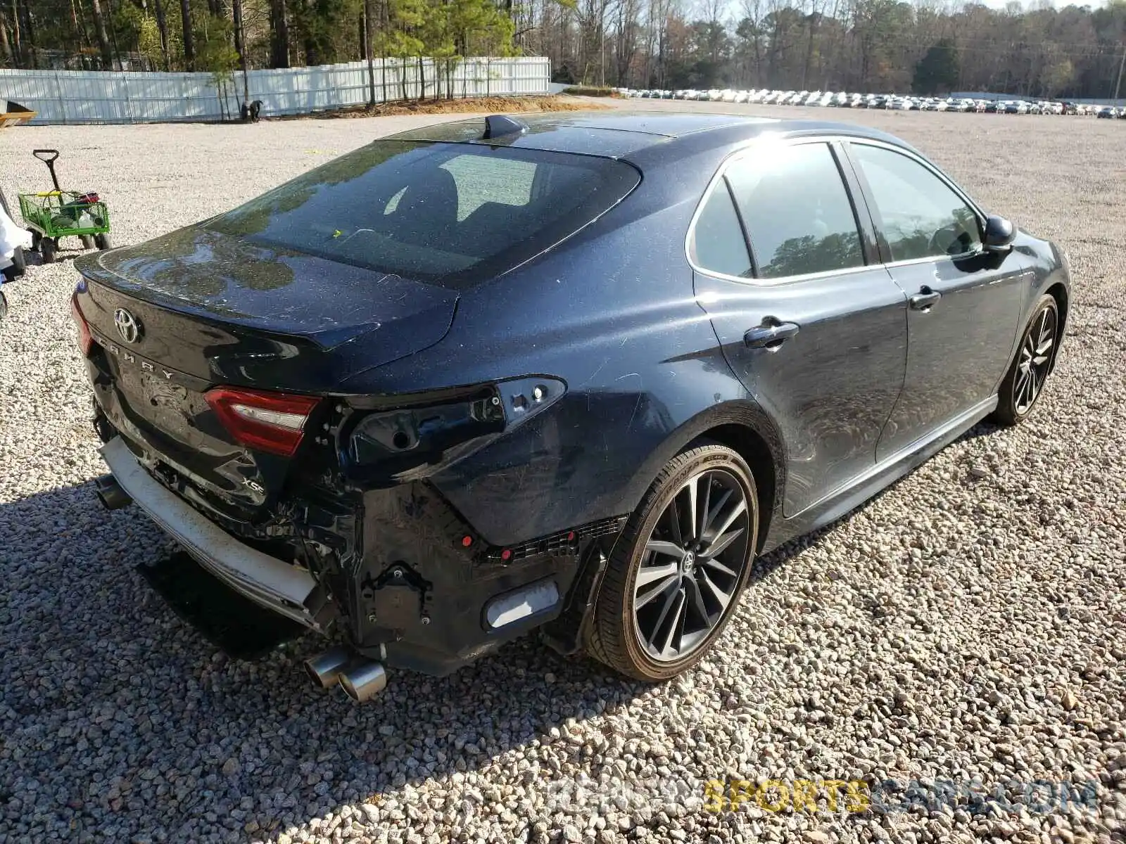 4 Photograph of a damaged car 4T1B61HK1KU737542 TOYOTA CAMRY 2019