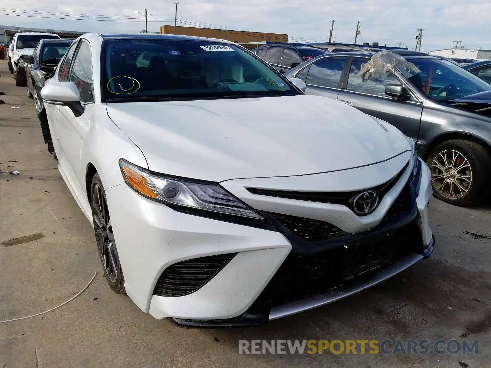 1 Photograph of a damaged car 4T1B61HK1KU739954 TOYOTA CAMRY 2019