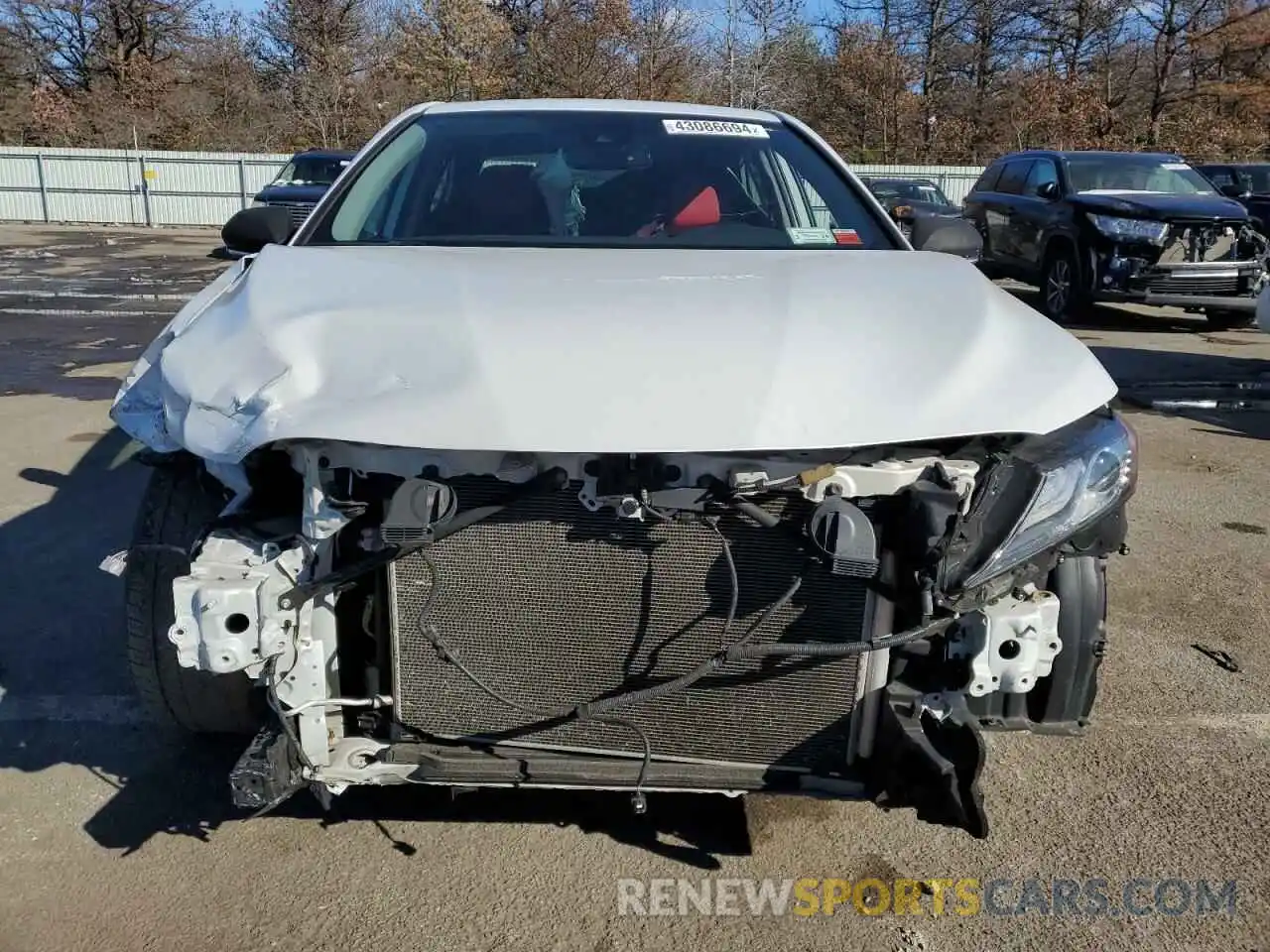 5 Photograph of a damaged car 4T1B61HK1KU745446 TOYOTA CAMRY 2019