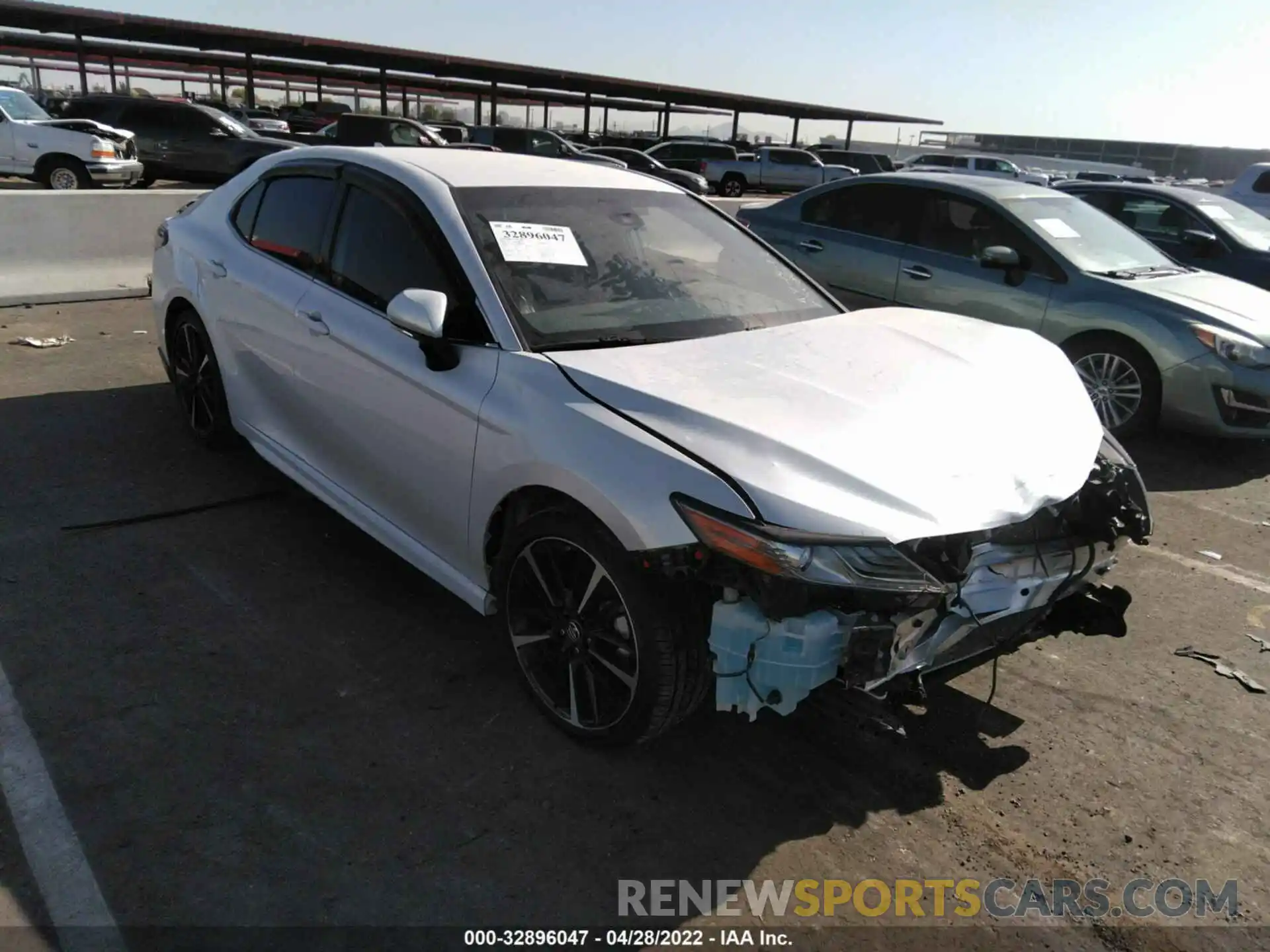 1 Photograph of a damaged car 4T1B61HK1KU750825 TOYOTA CAMRY 2019