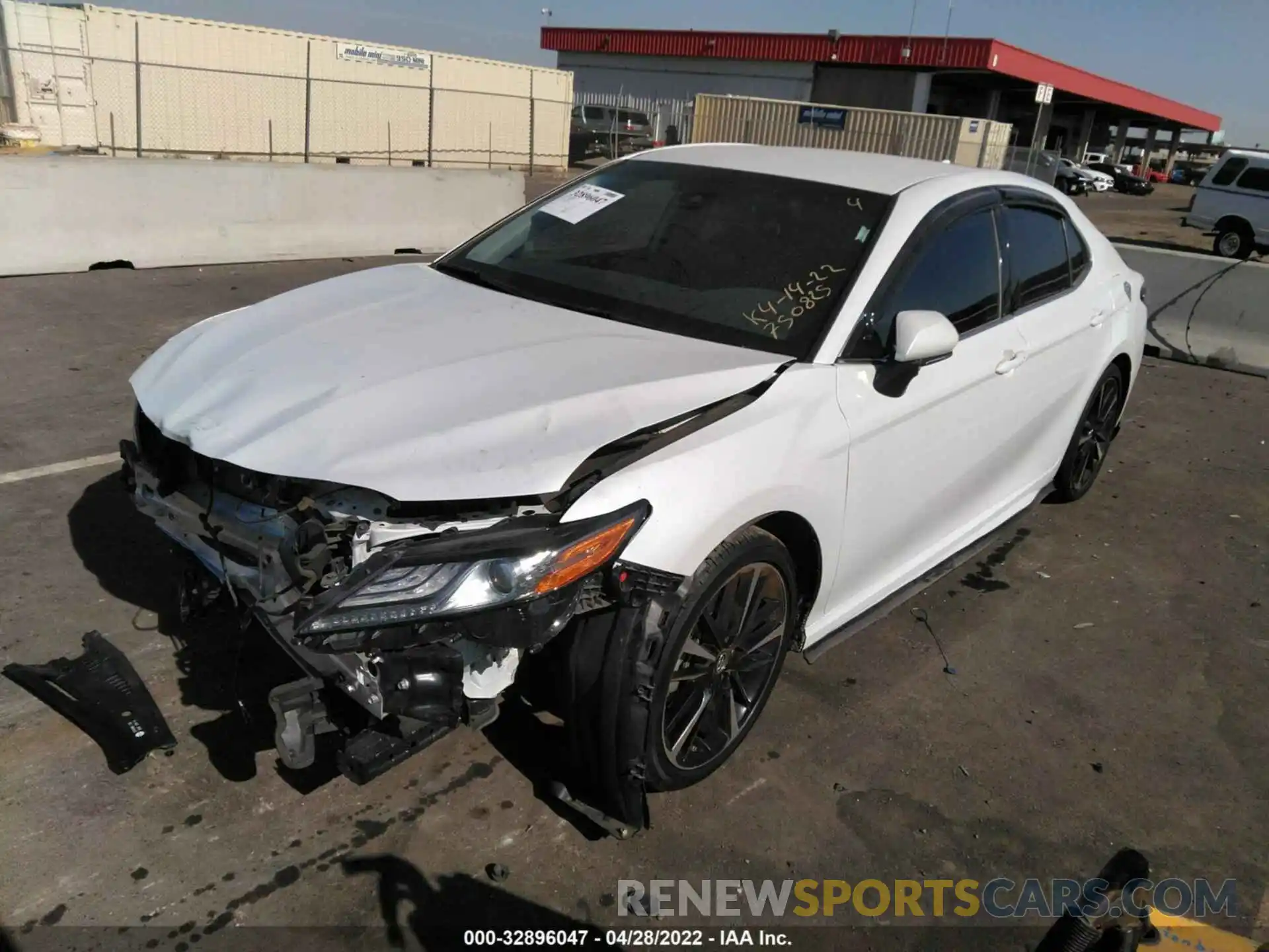 2 Photograph of a damaged car 4T1B61HK1KU750825 TOYOTA CAMRY 2019