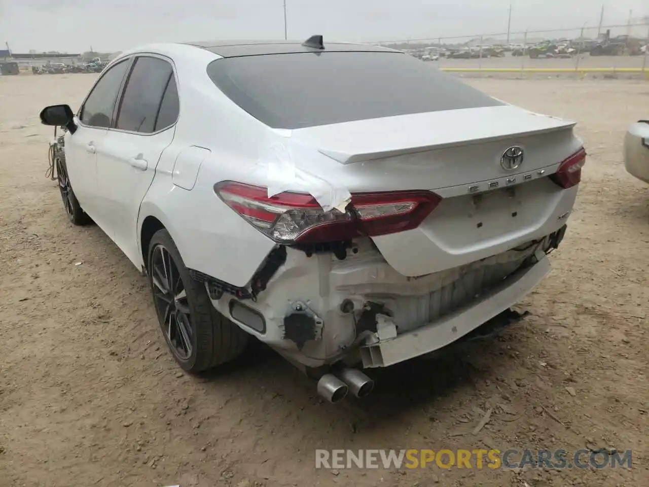 3 Photograph of a damaged car 4T1B61HK1KU752204 TOYOTA CAMRY 2019