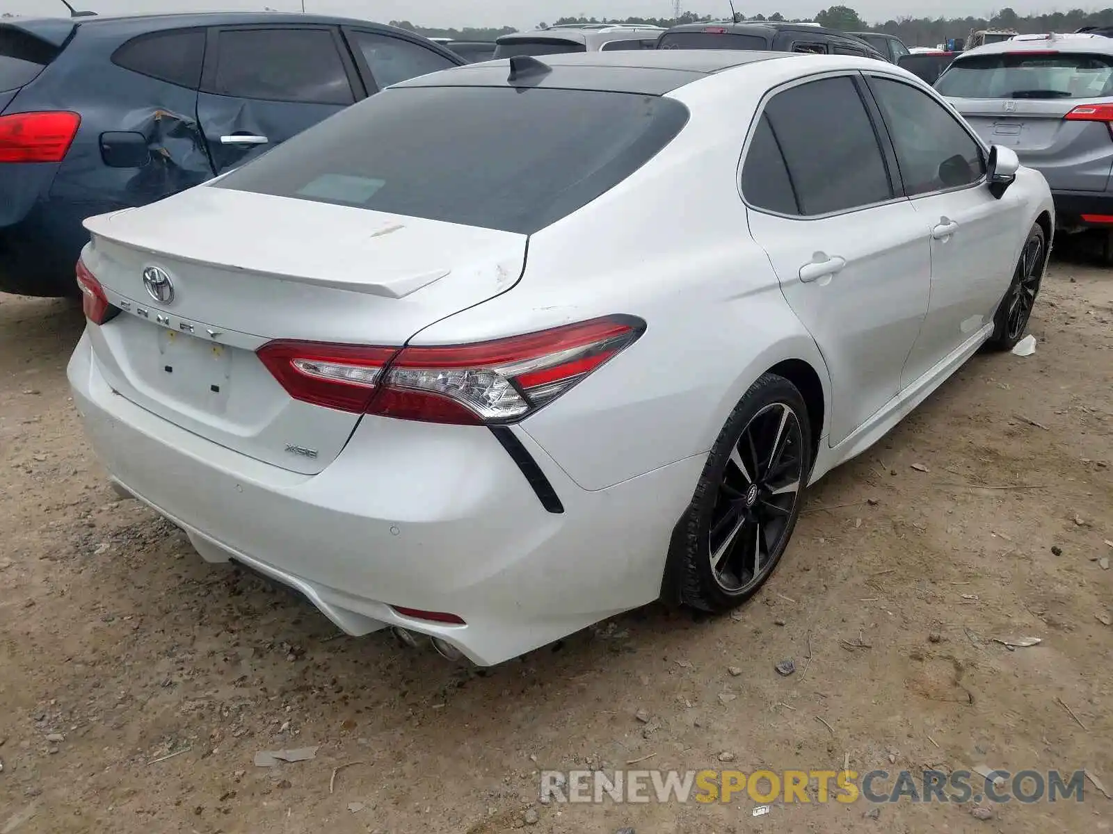 4 Photograph of a damaged car 4T1B61HK1KU753840 TOYOTA CAMRY 2019