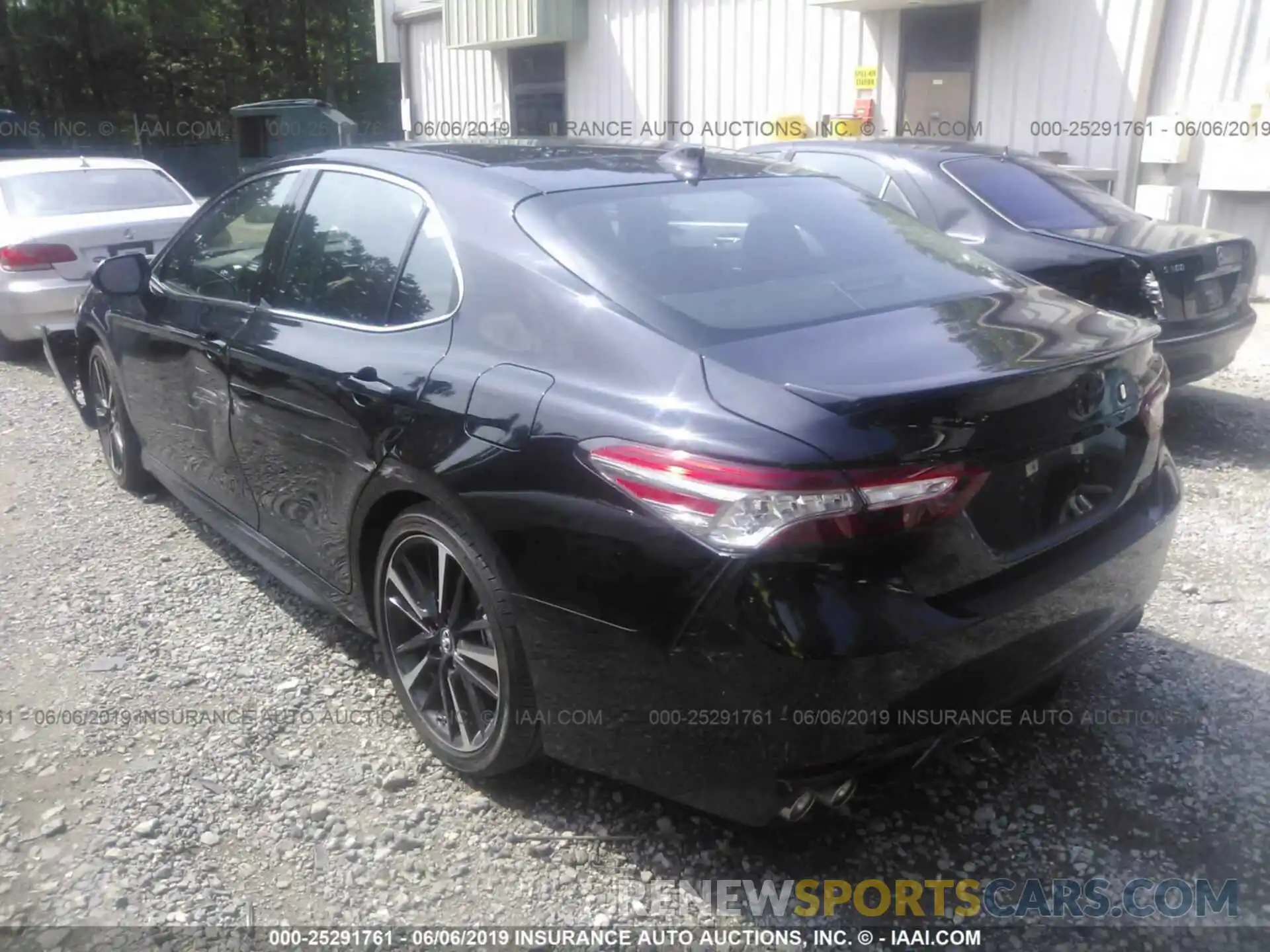 3 Photograph of a damaged car 4T1B61HK1KU758150 TOYOTA CAMRY 2019