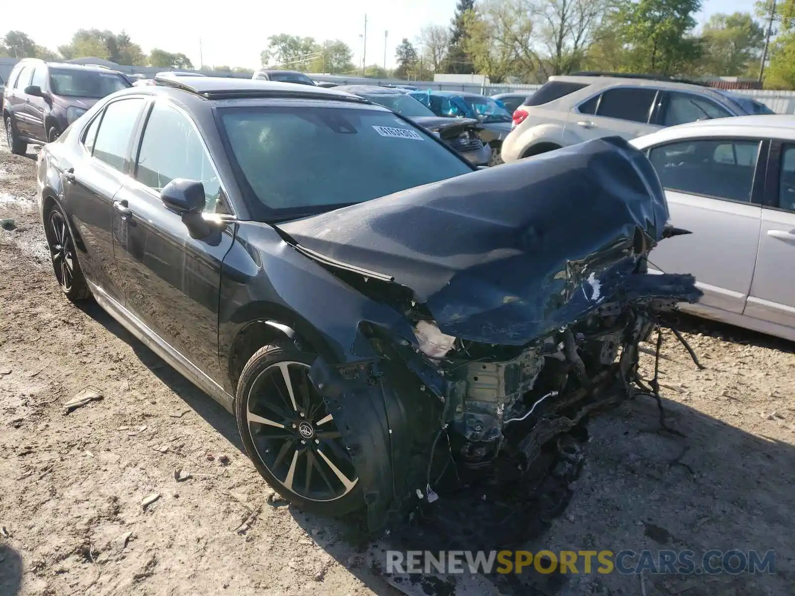 1 Photograph of a damaged car 4T1B61HK1KU761565 TOYOTA CAMRY 2019