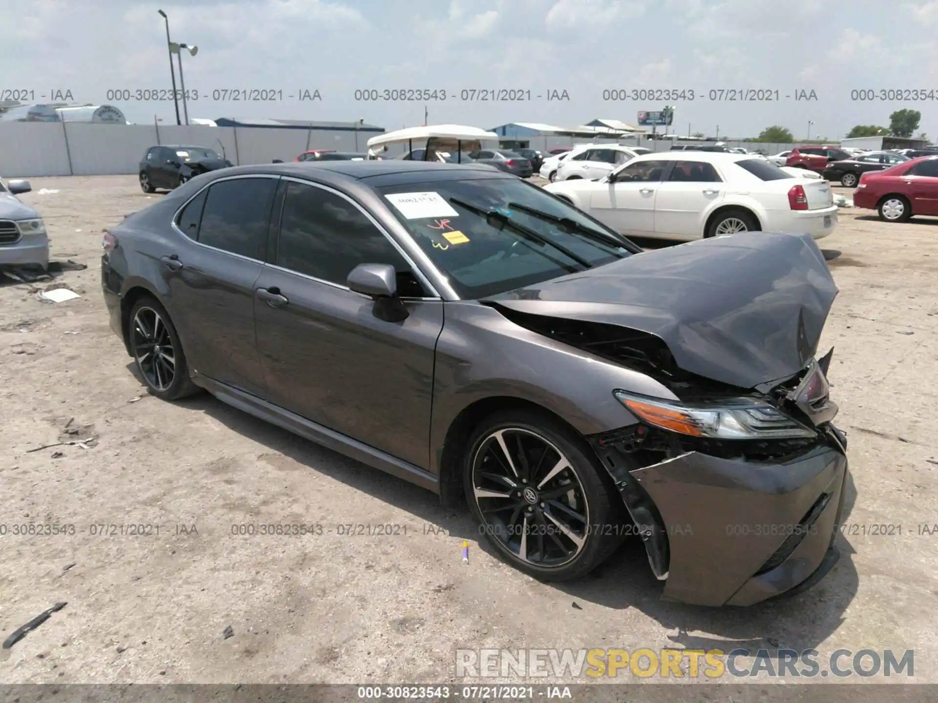 1 Photograph of a damaged car 4T1B61HK1KU786515 TOYOTA CAMRY 2019