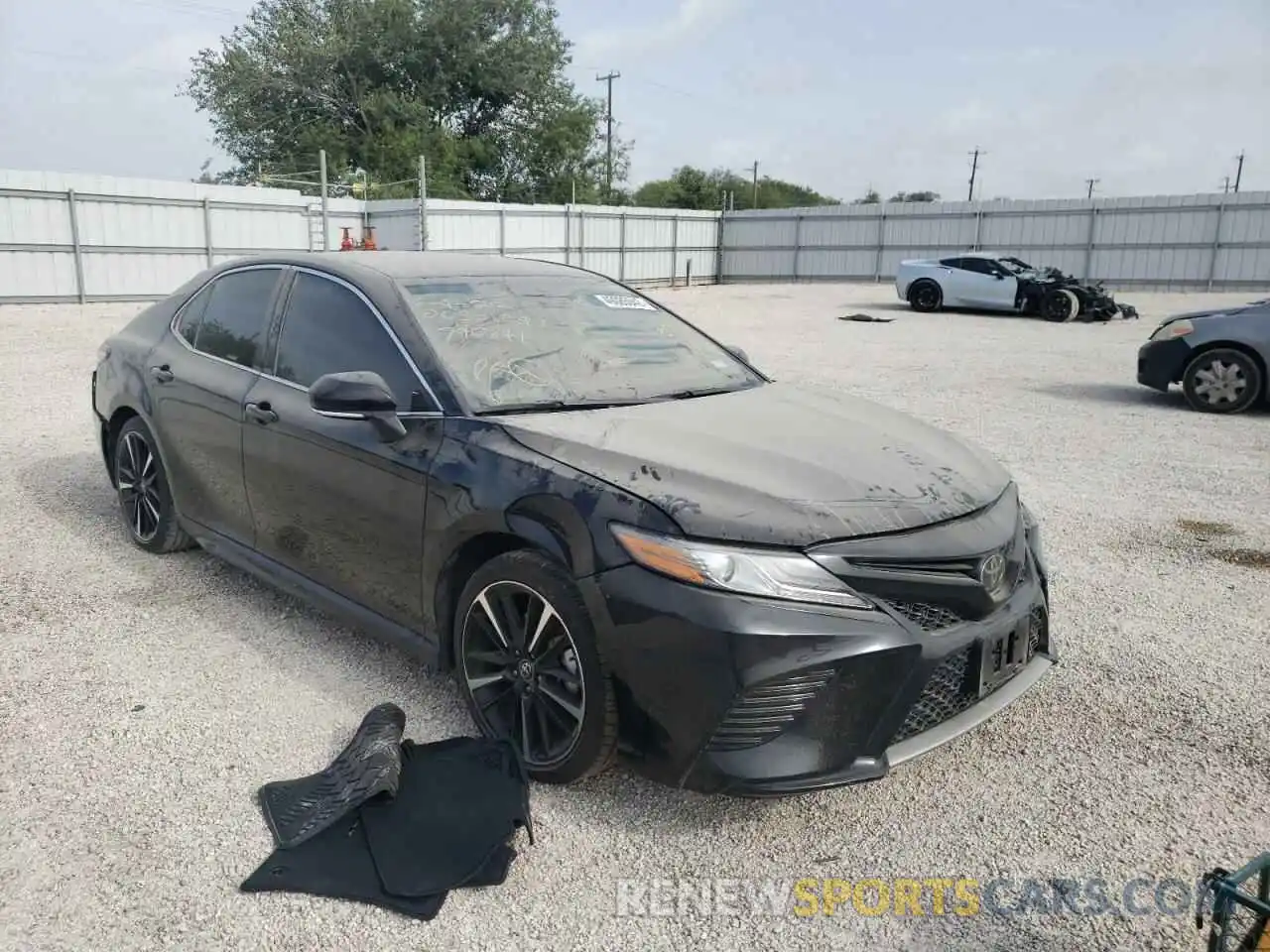 1 Photograph of a damaged car 4T1B61HK1KU790841 TOYOTA CAMRY 2019