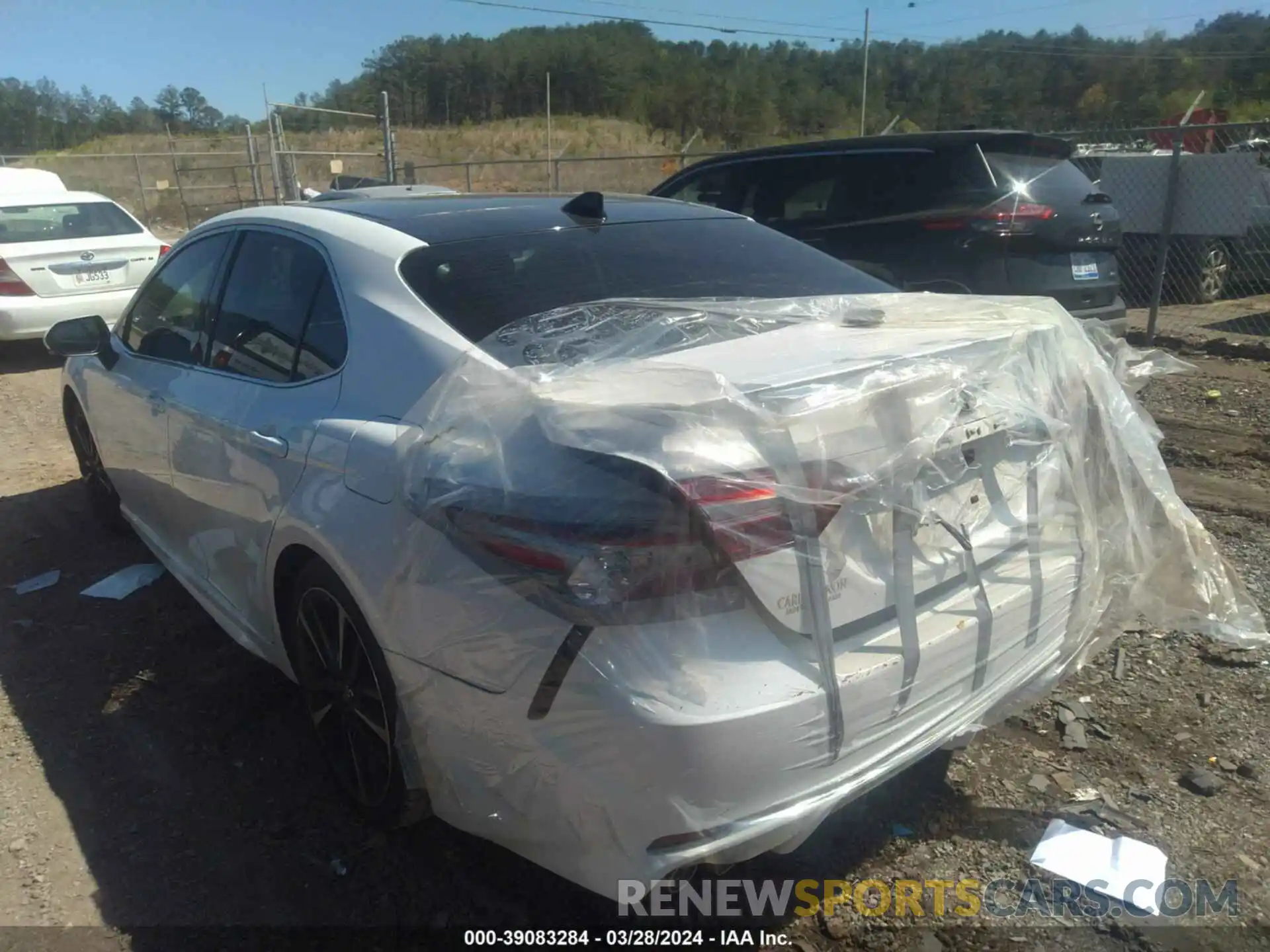 19 Photograph of a damaged car 4T1B61HK1KU791228 TOYOTA CAMRY 2019