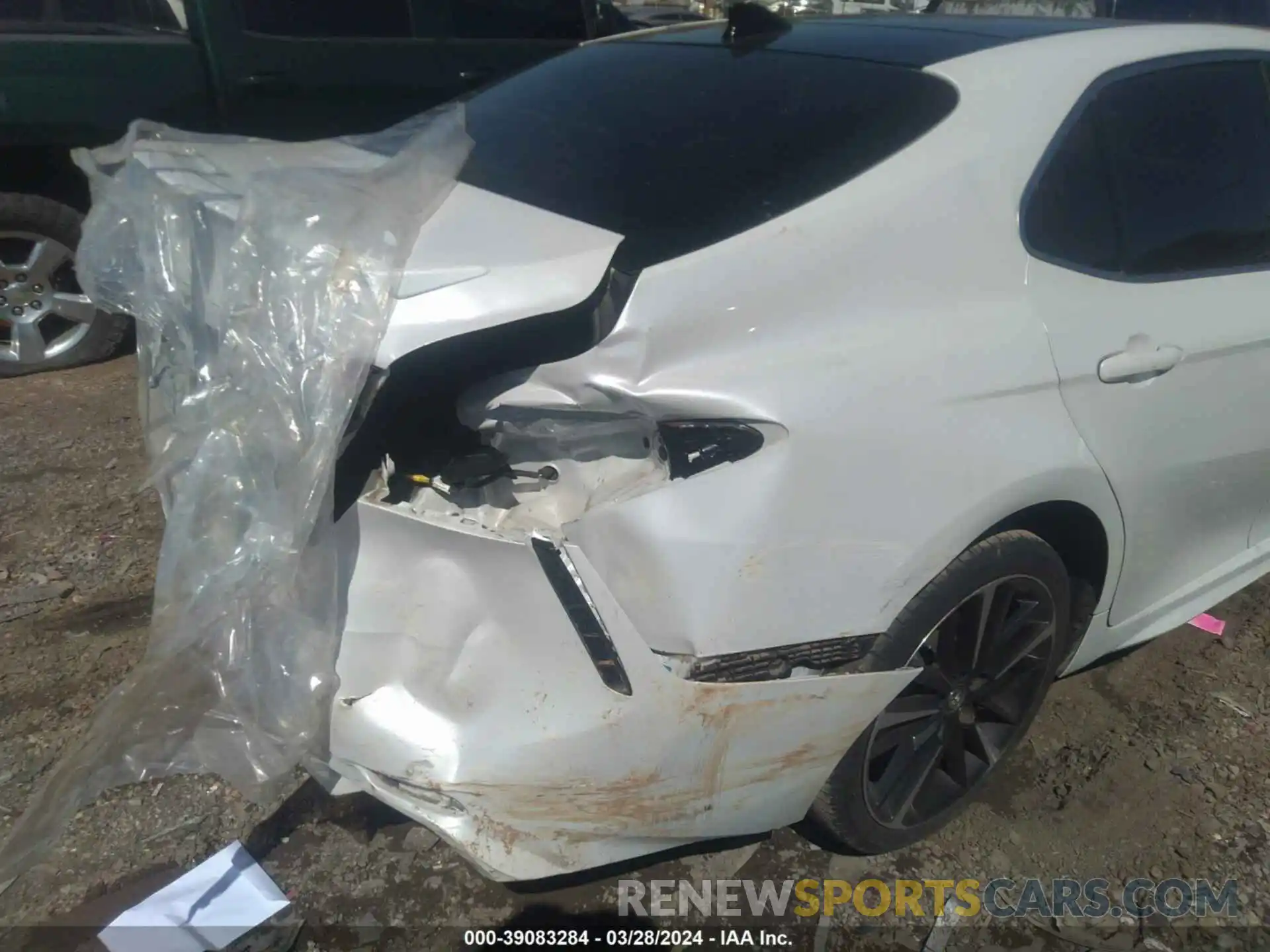 6 Photograph of a damaged car 4T1B61HK1KU791228 TOYOTA CAMRY 2019