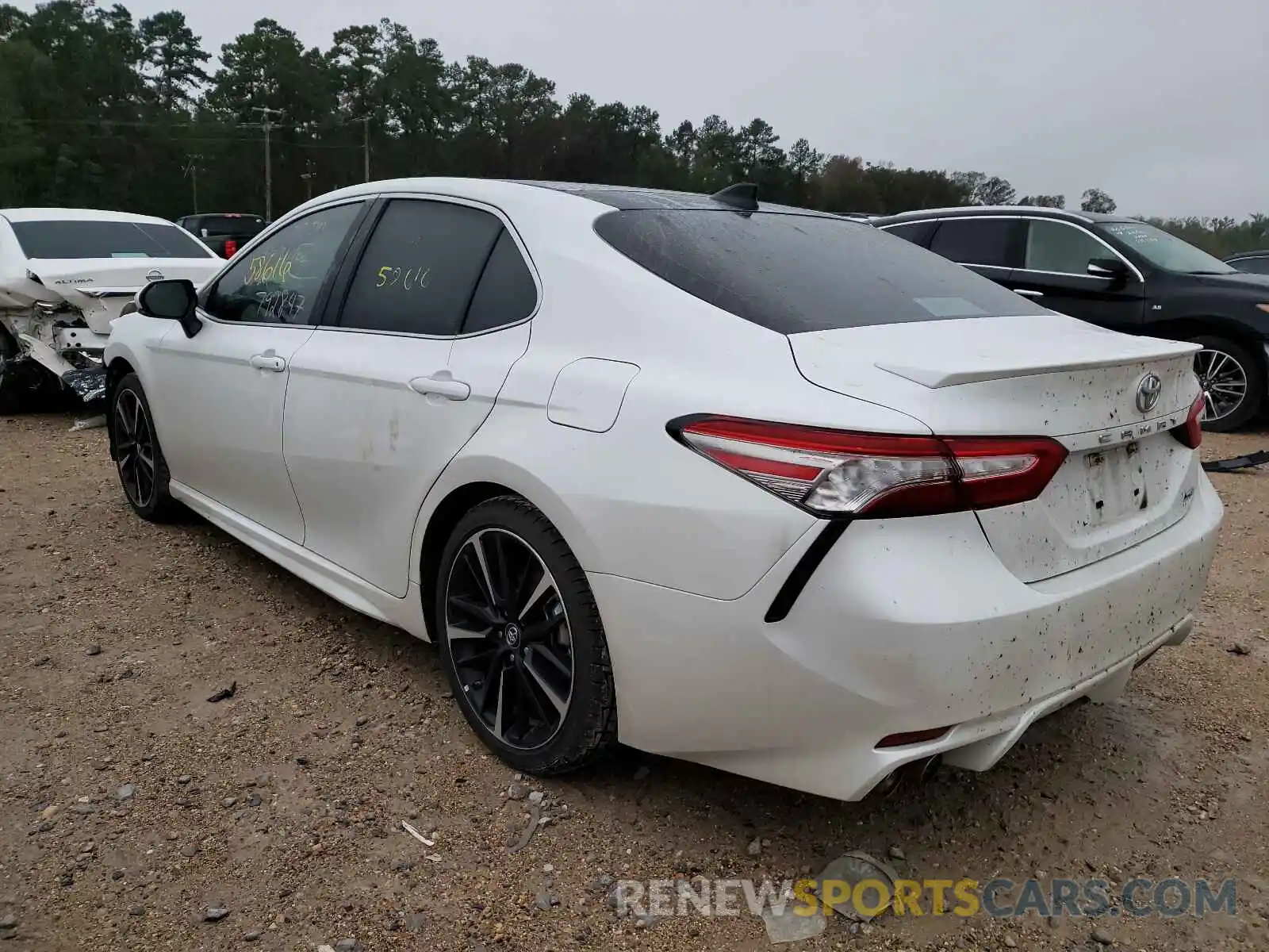 3 Photograph of a damaged car 4T1B61HK1KU792847 TOYOTA CAMRY 2019