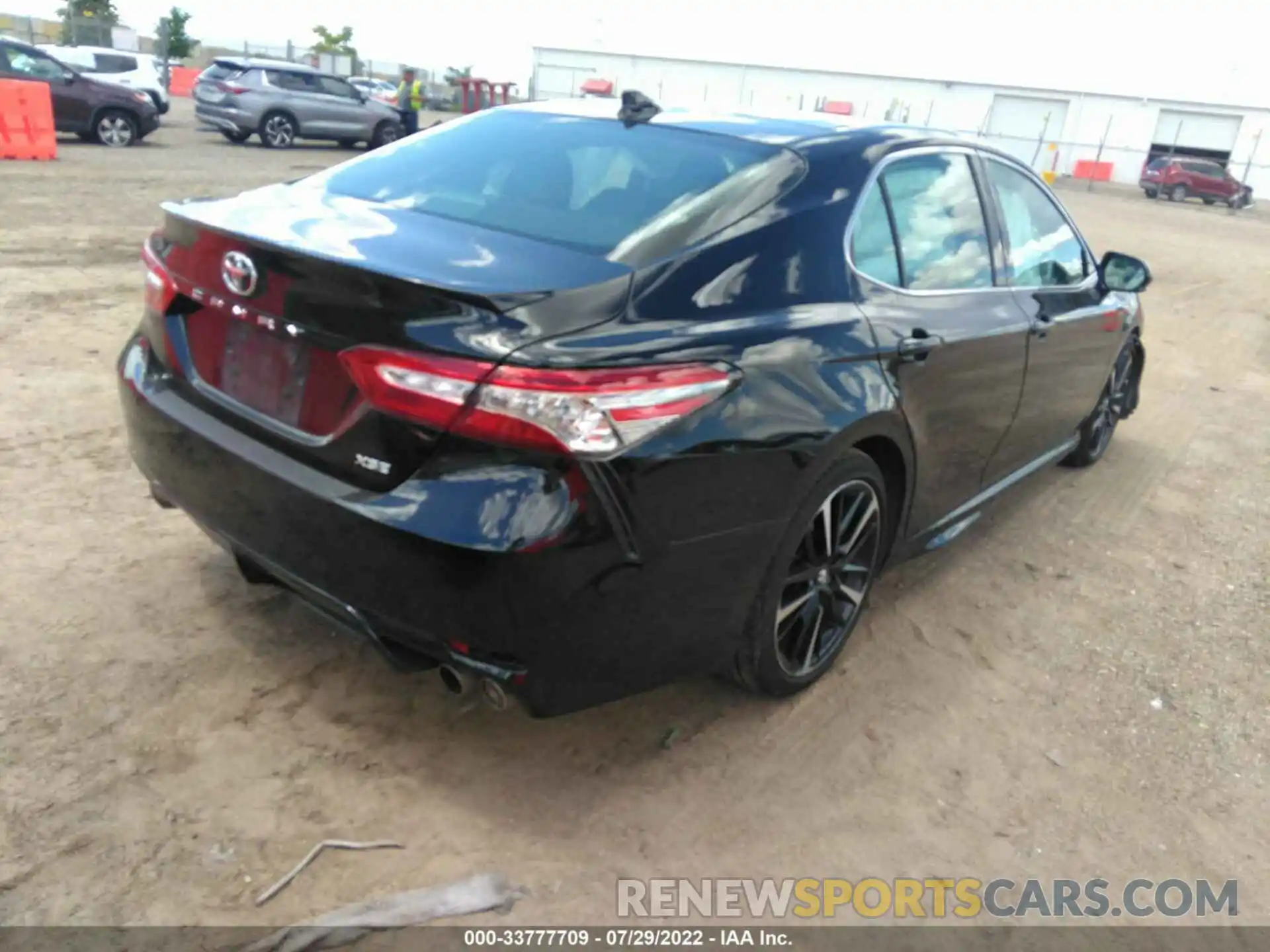 4 Photograph of a damaged car 4T1B61HK1KU802180 TOYOTA CAMRY 2019