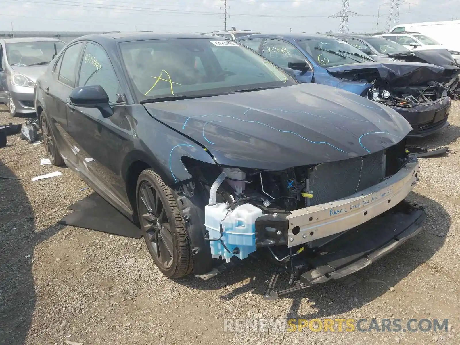 1 Photograph of a damaged car 4T1B61HK1KU809212 TOYOTA CAMRY 2019