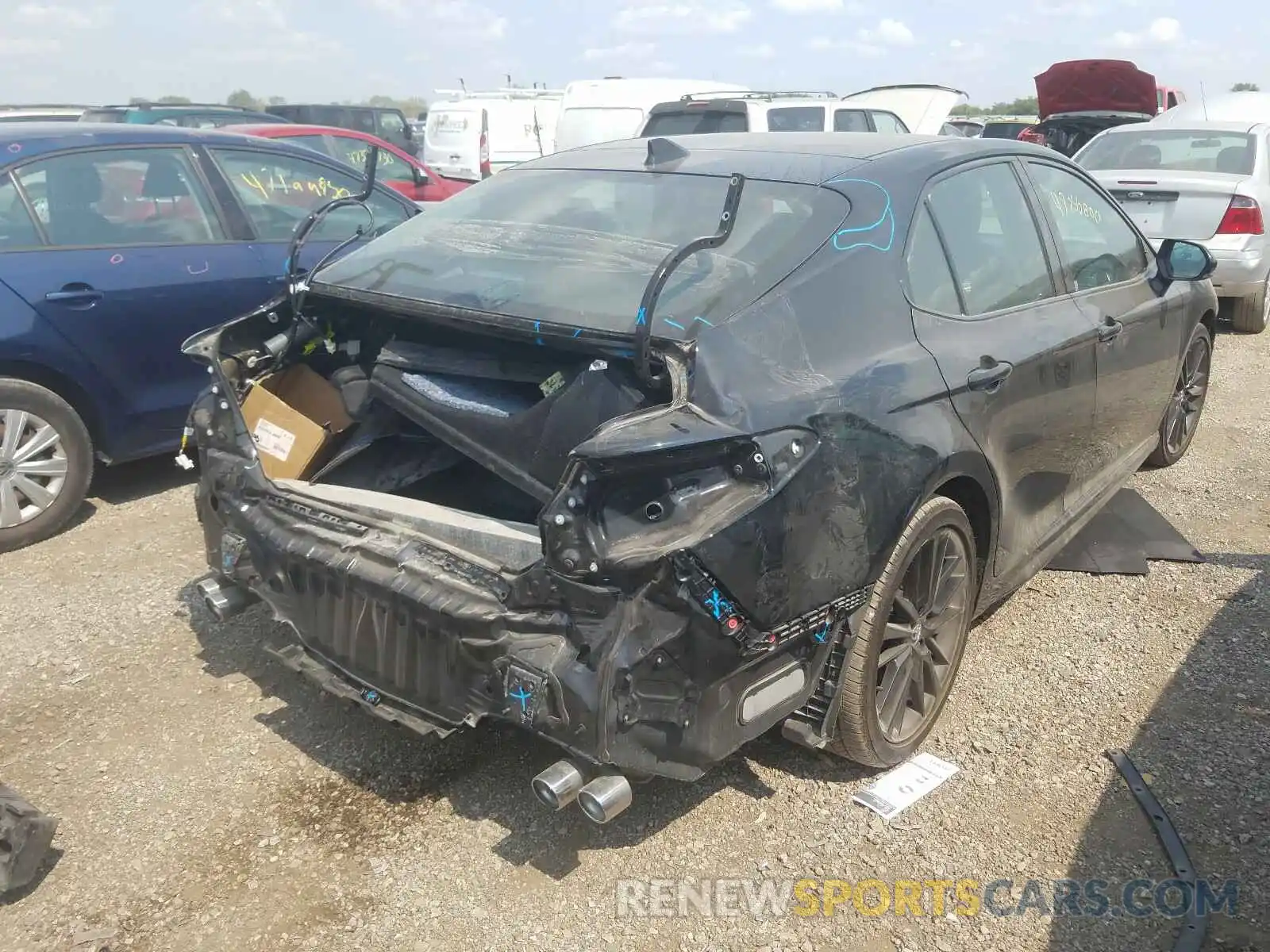 4 Photograph of a damaged car 4T1B61HK1KU809212 TOYOTA CAMRY 2019