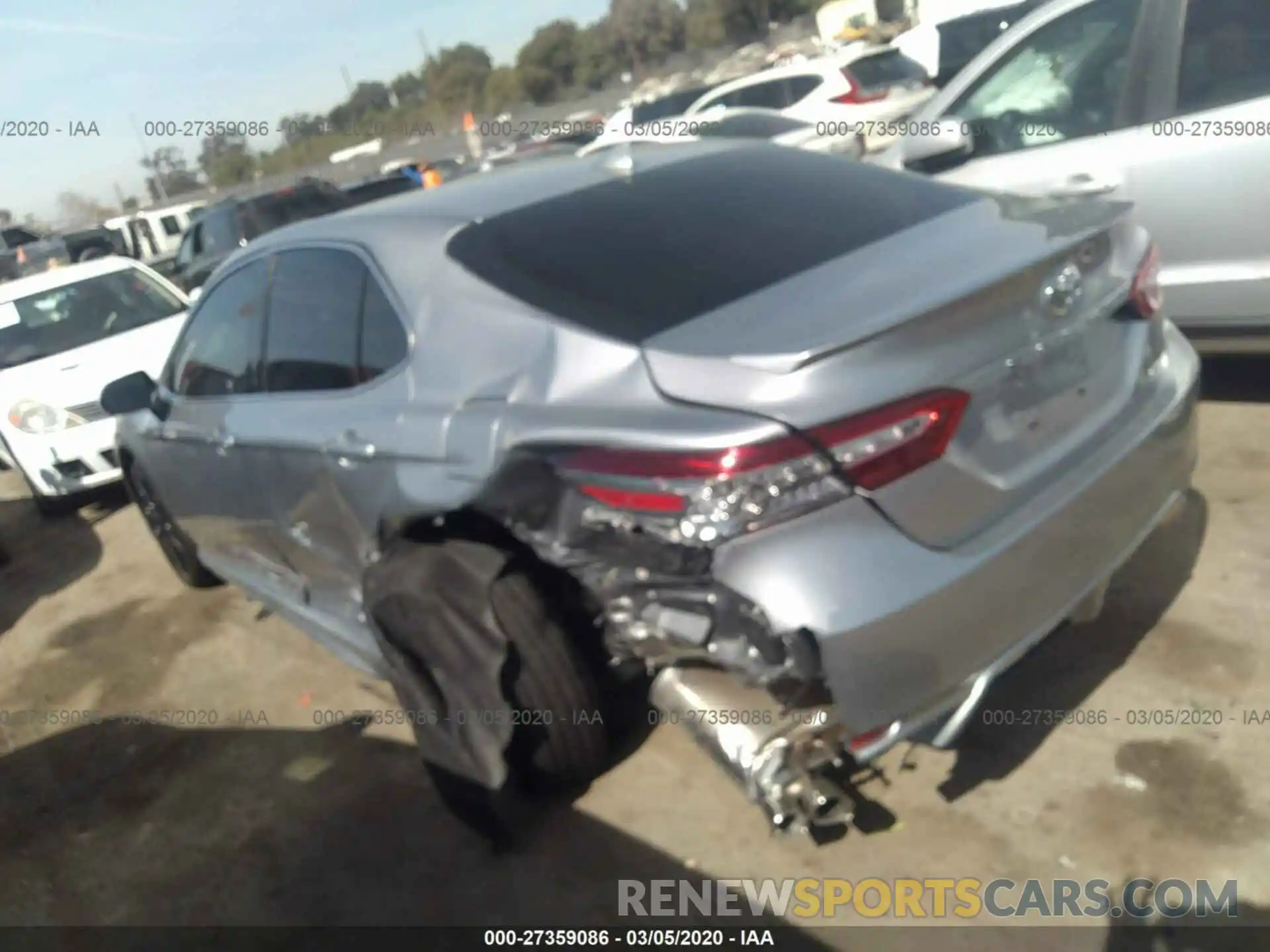 3 Photograph of a damaged car 4T1B61HK1KU810392 TOYOTA CAMRY 2019