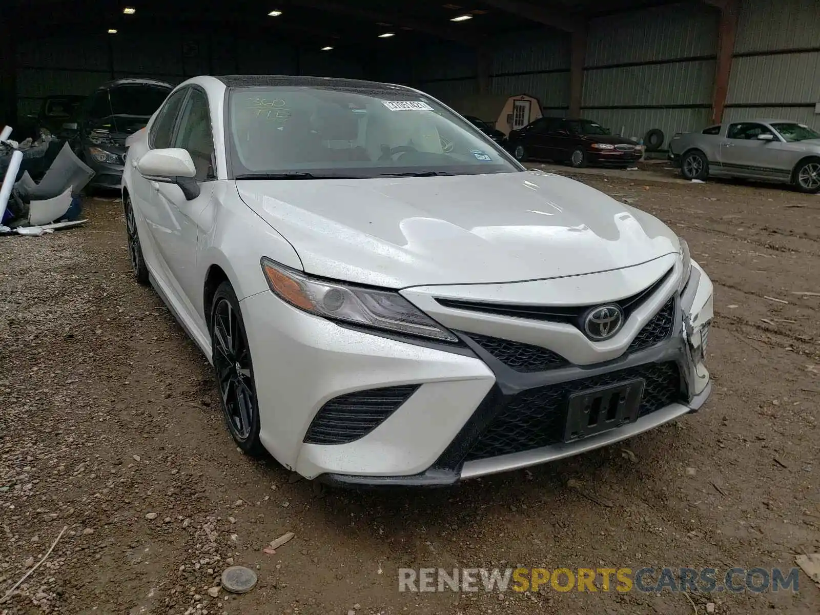 1 Photograph of a damaged car 4T1B61HK1KU815012 TOYOTA CAMRY 2019