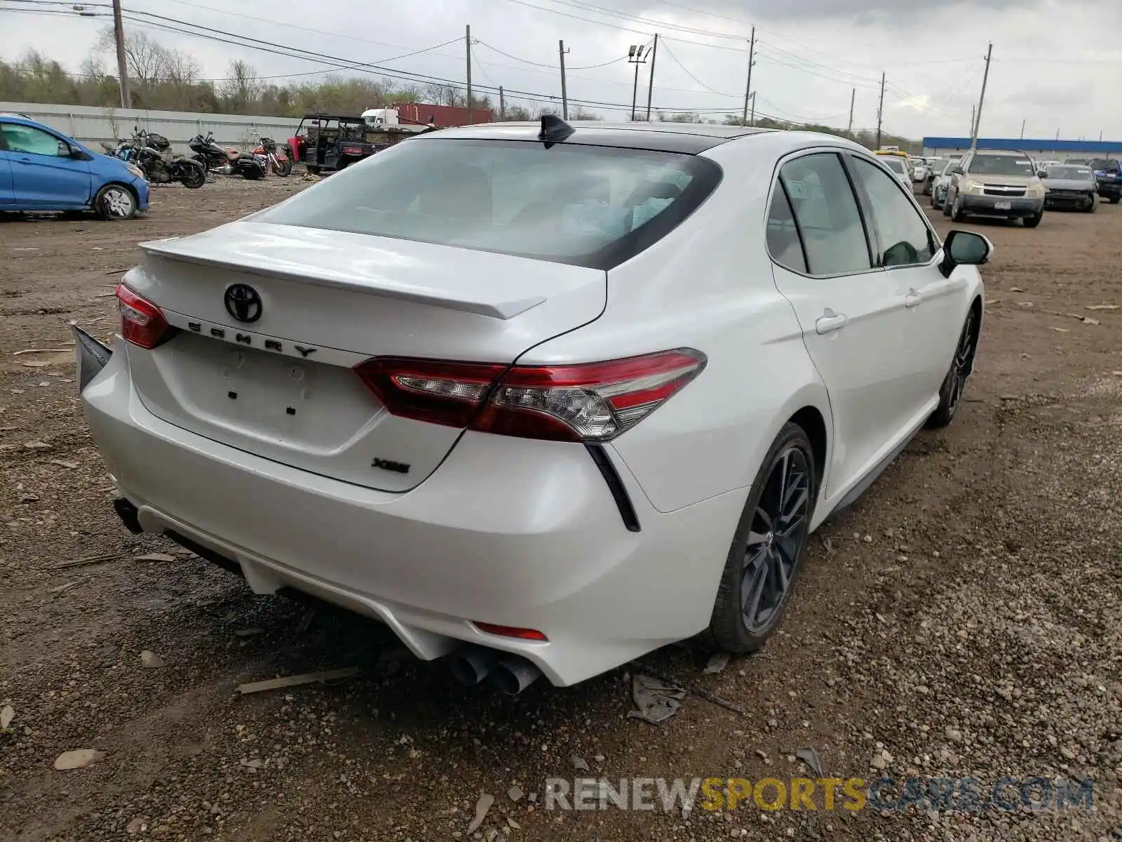 4 Photograph of a damaged car 4T1B61HK1KU815012 TOYOTA CAMRY 2019